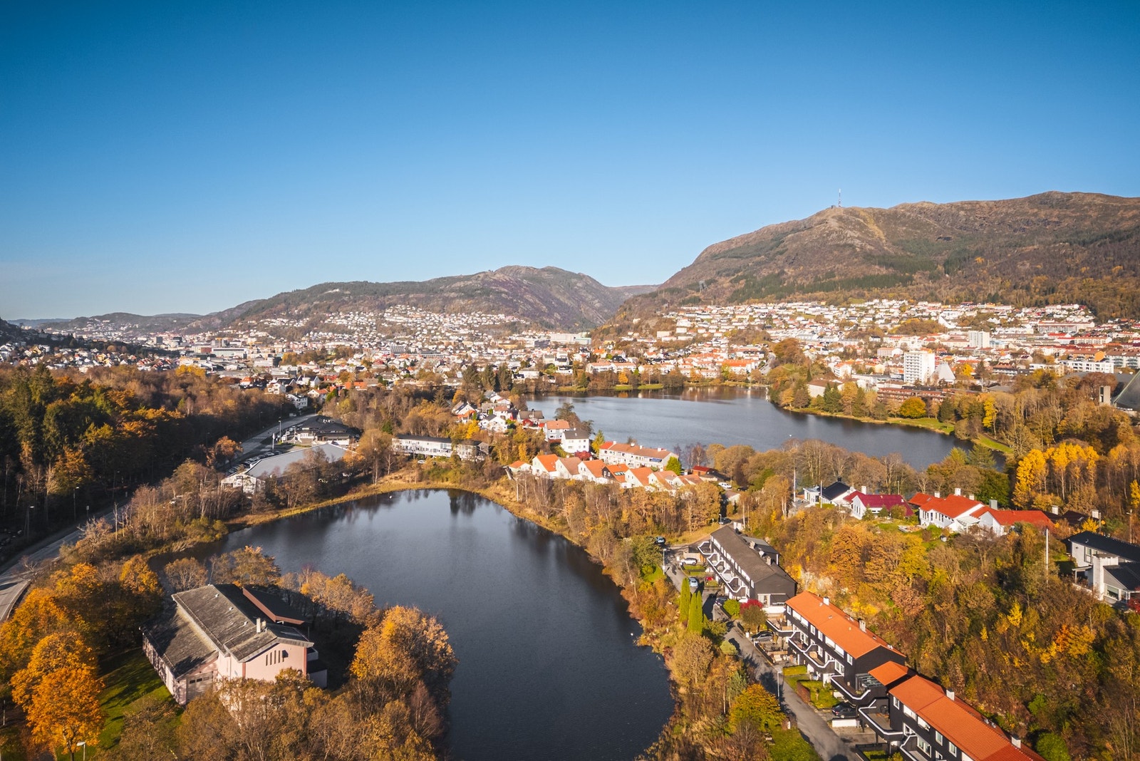 Den flotte turstien rundt Tveitevannet ligger like ved. Galleribilde
