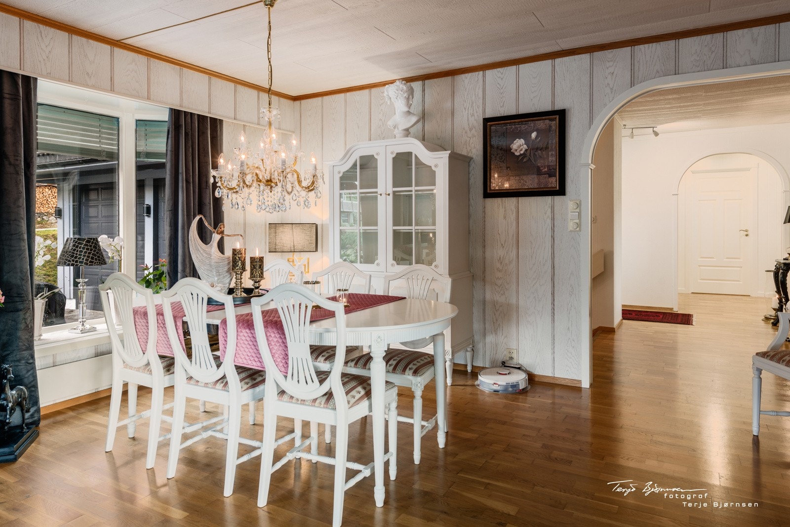 Spisestue. Galleribilde