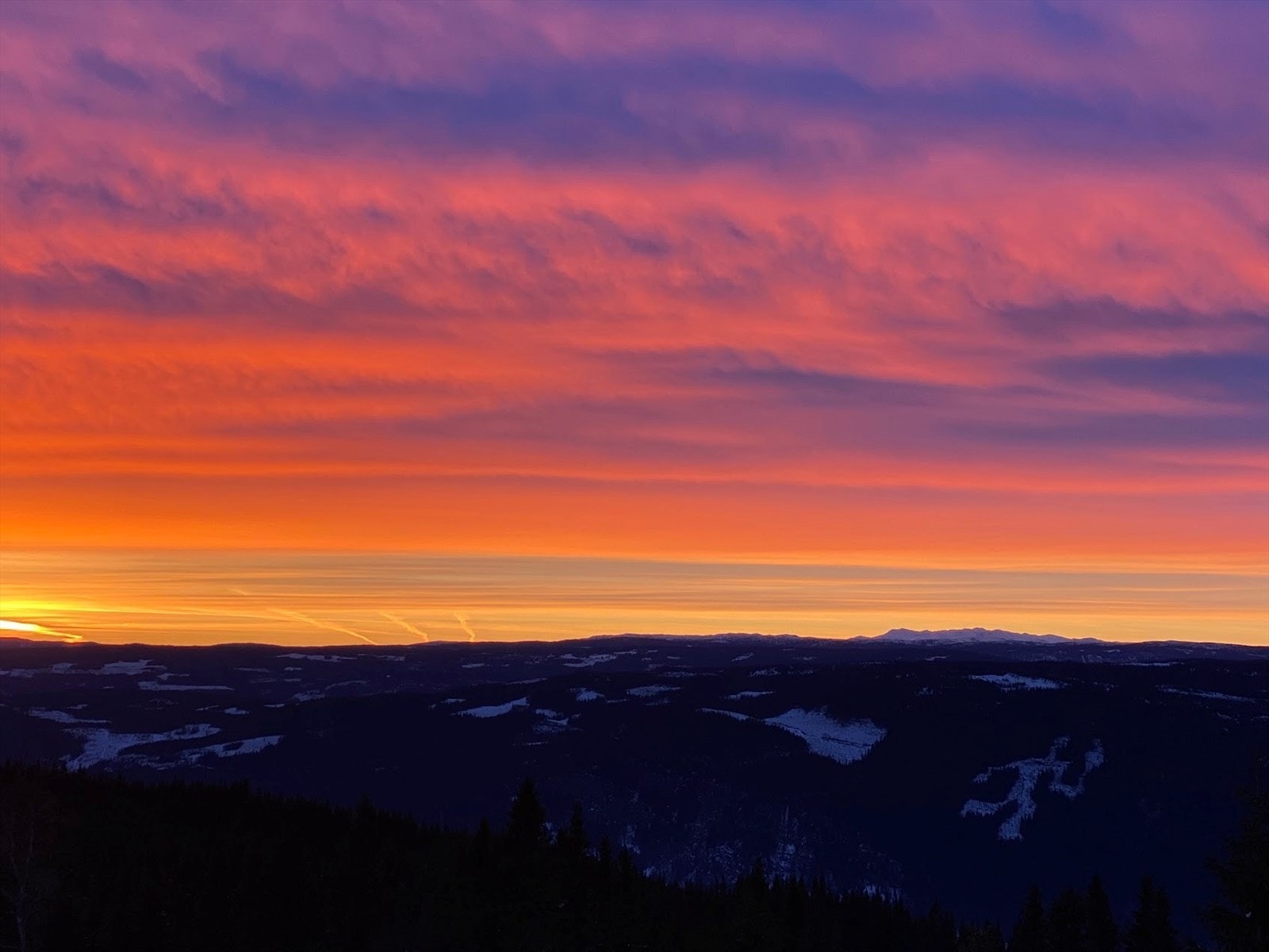 Hytta byr også på nydelige solnedganger. Galleribilde