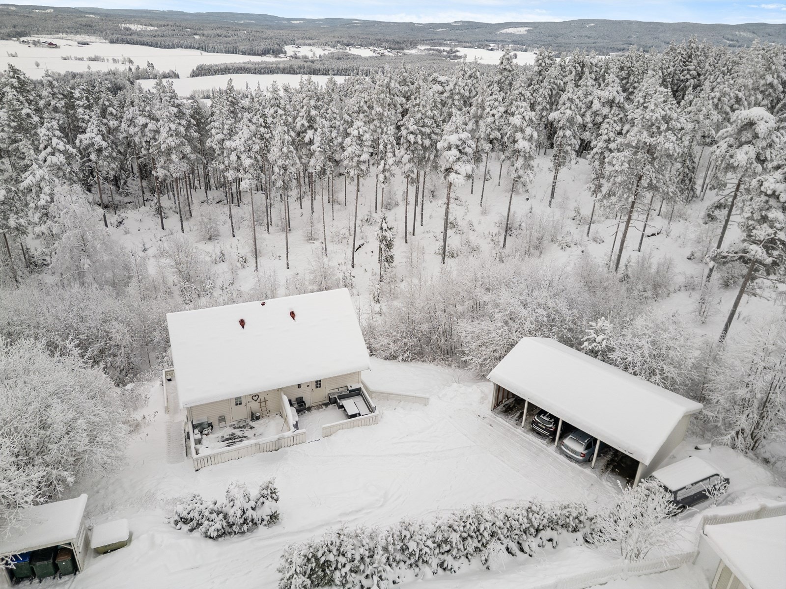 Velkommen til visning - husk å melde deg på visning med påmeldingsknappen i annonsen! Galleribilde