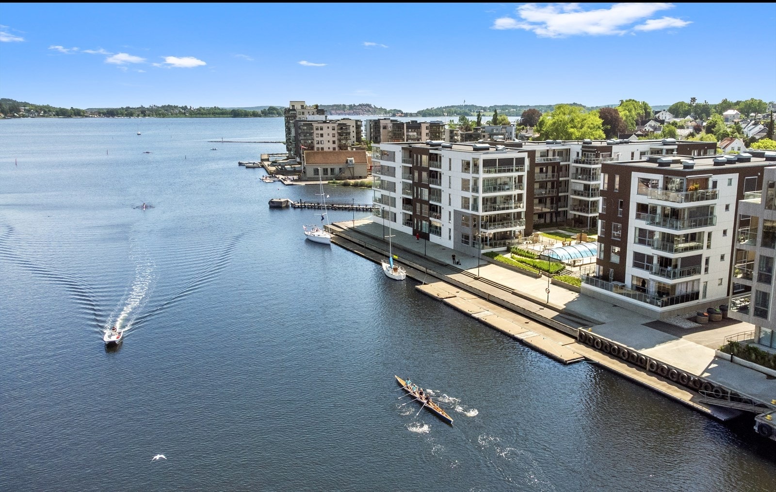 Ørsnes Park har en sentral beliggenhet ved sjøen og langs Kanalen. Galleribilde