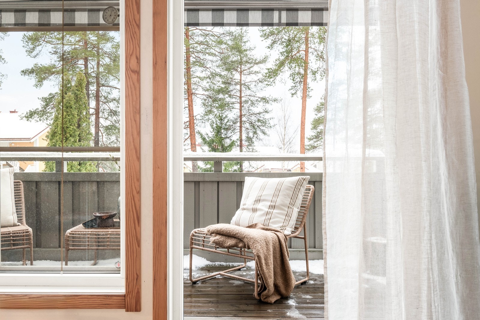 Utgang til vestvendt balkong med gode solforhold Galleribilde