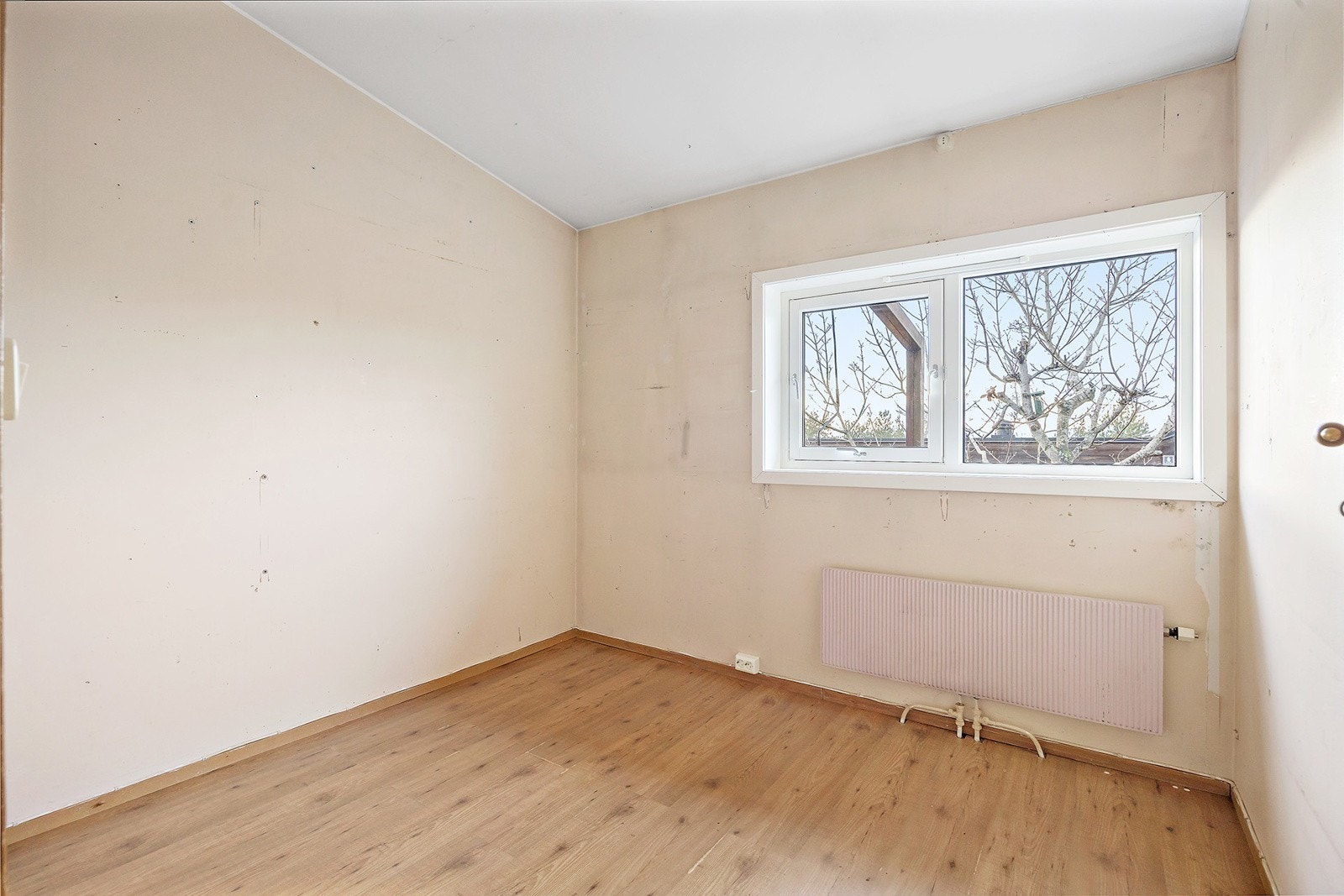 Soverom 3 med plass til seng og garderobeløsning. Rommet kan alternativt benyttes som gjesterom eller til kontorbruk. Galleribilde