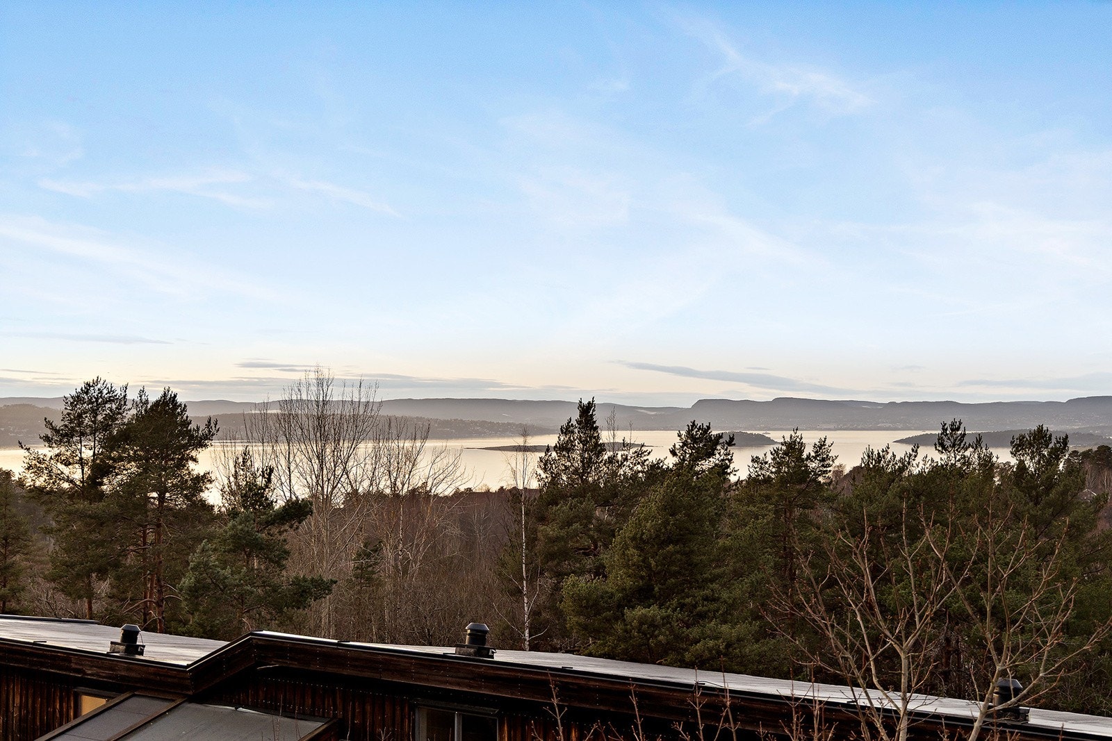 Her har man flott utsikt mot blant annet Oslofjorden og Holmenkollen. Galleribilde