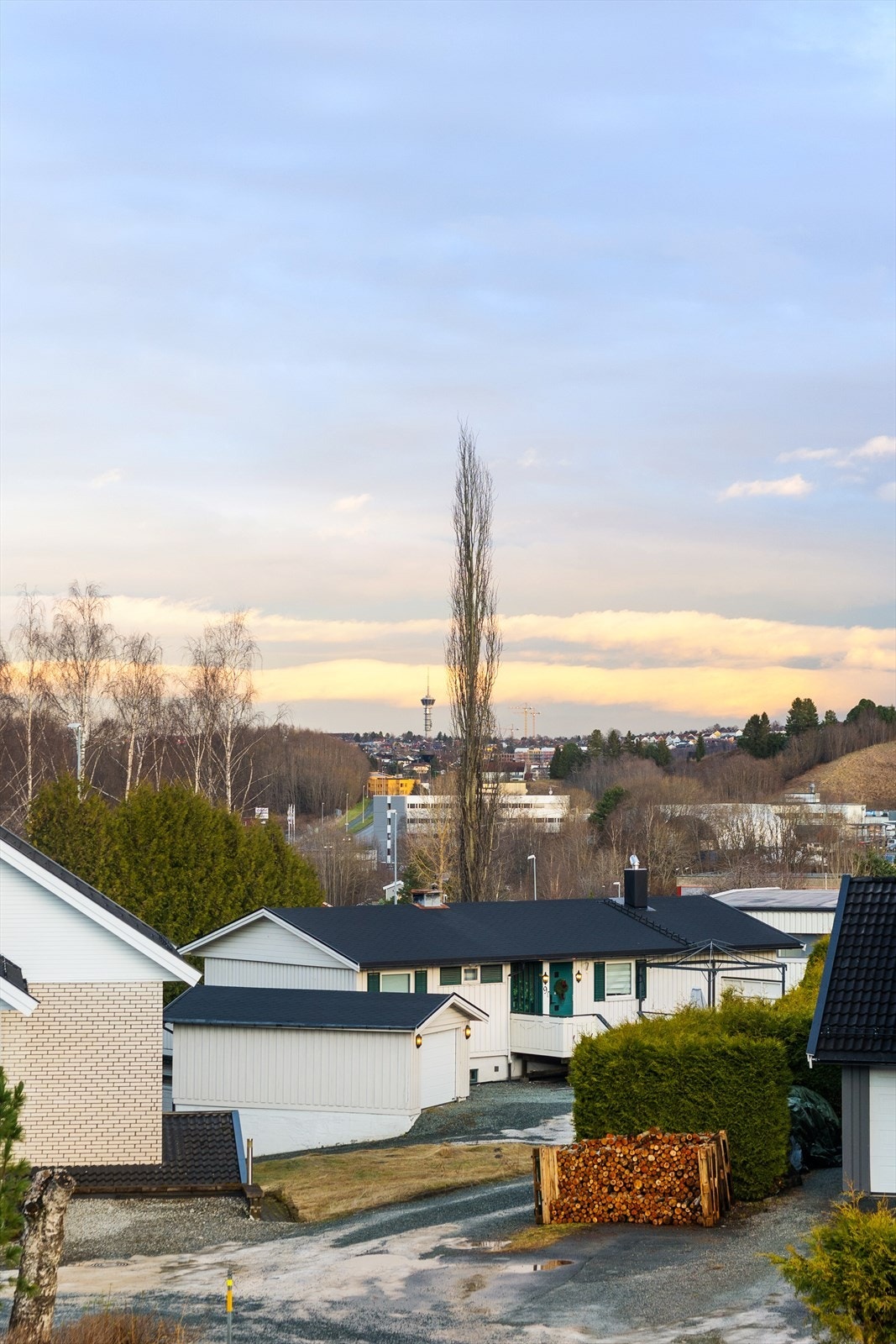 Utsiktsbilde fra eiendommen. Galleribilde