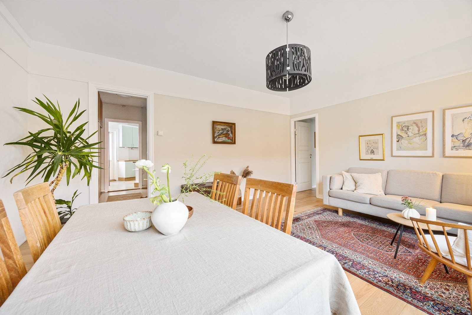 Separat kjøkken og stue Galleribilde