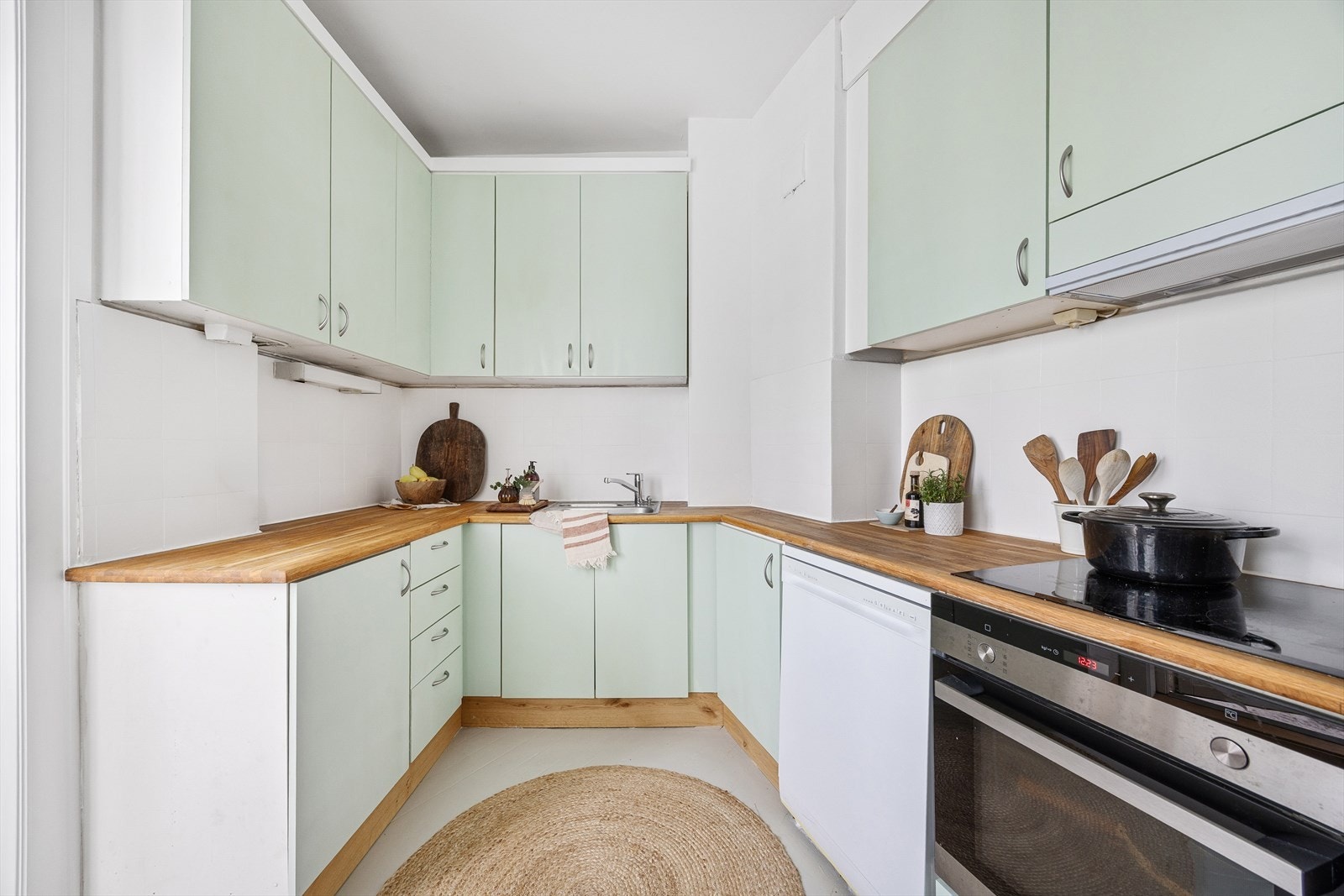 Fronter malt i 2024 med heltre benkeplate Galleribilde