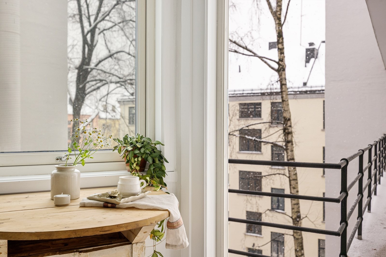 Utgang fra kjøkken til brannbalkong Galleribilde