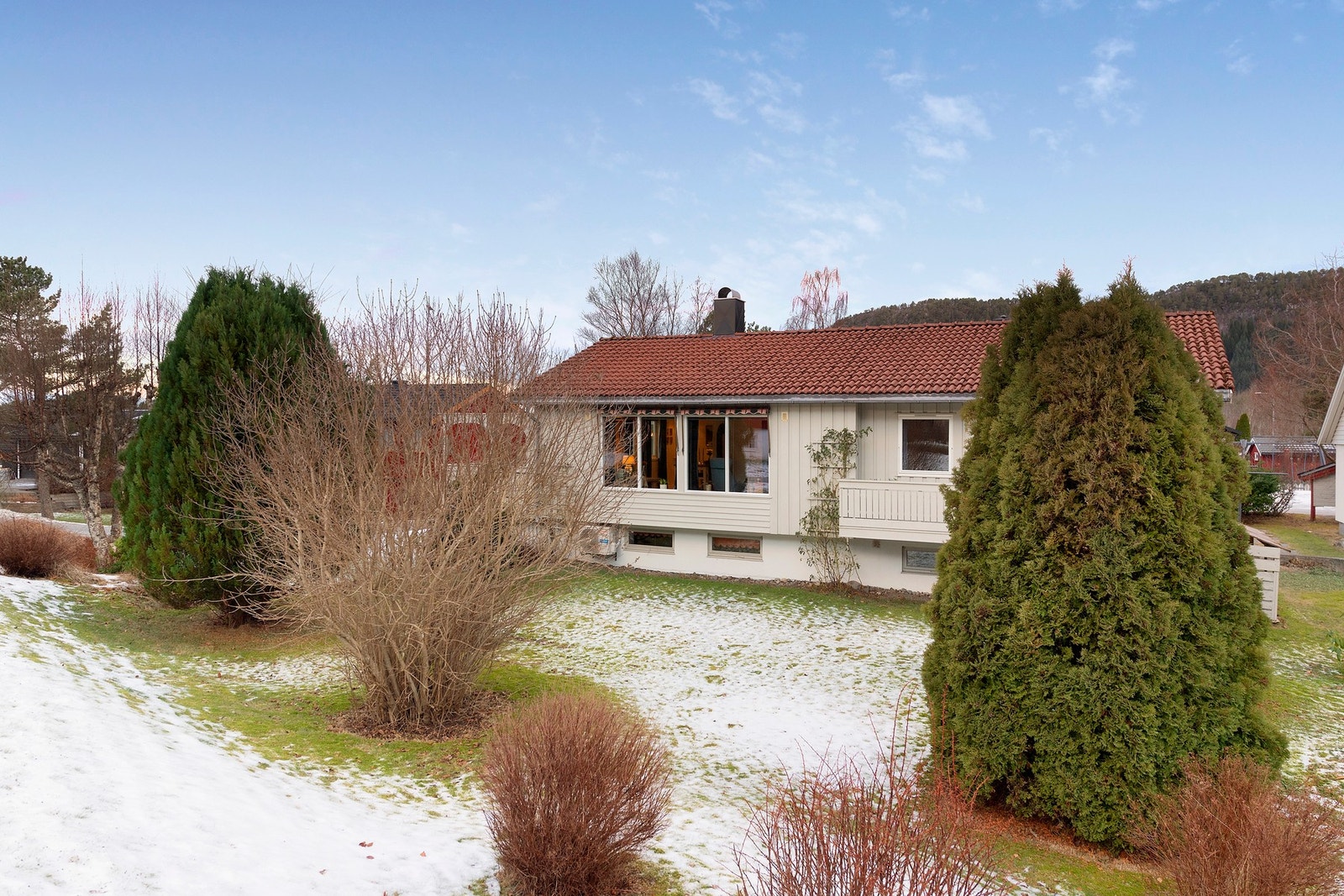 Torveplassen 8 sett fra Småskara Galleribilde