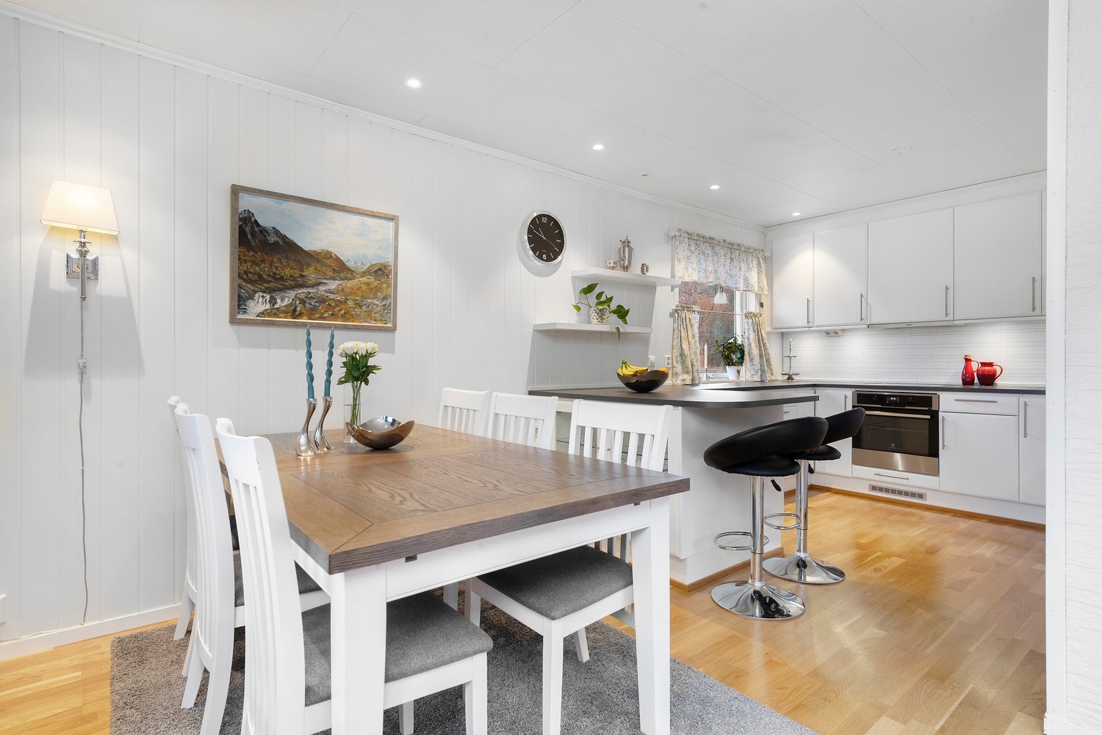 God spiseplass ved kjøkkenet Galleribilde