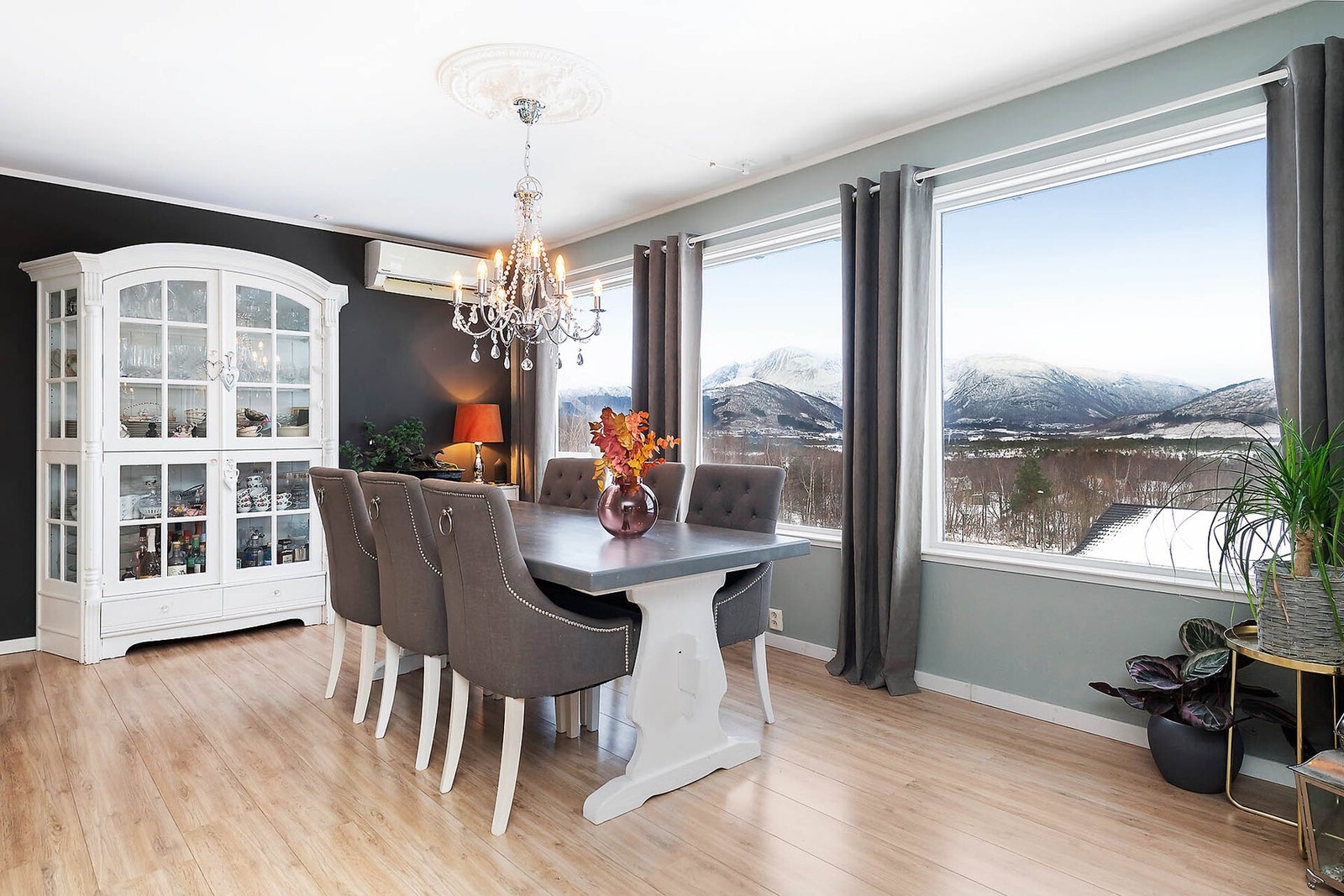 Flott utsikt fra stue. Galleribilde