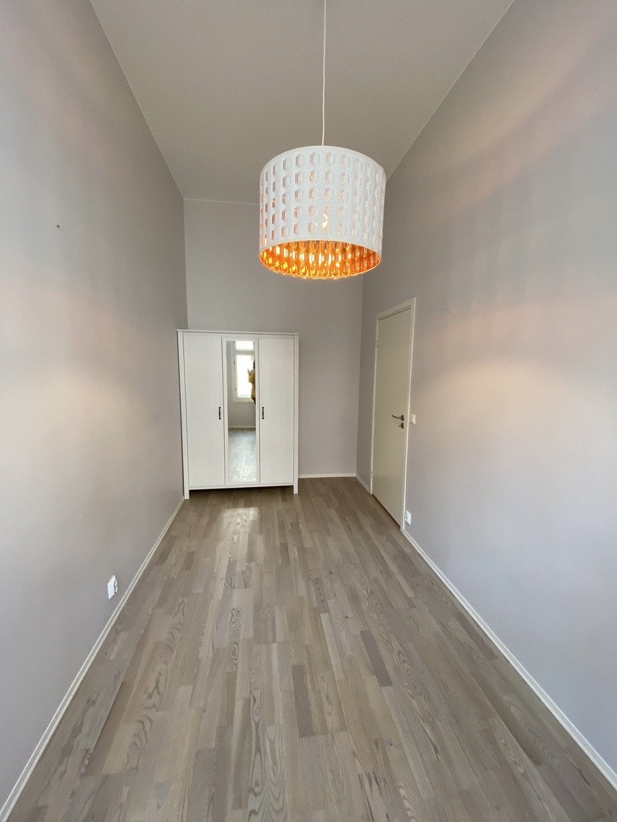 Soverommet (garderobetskaptt står nåi entreen) Galleribilde