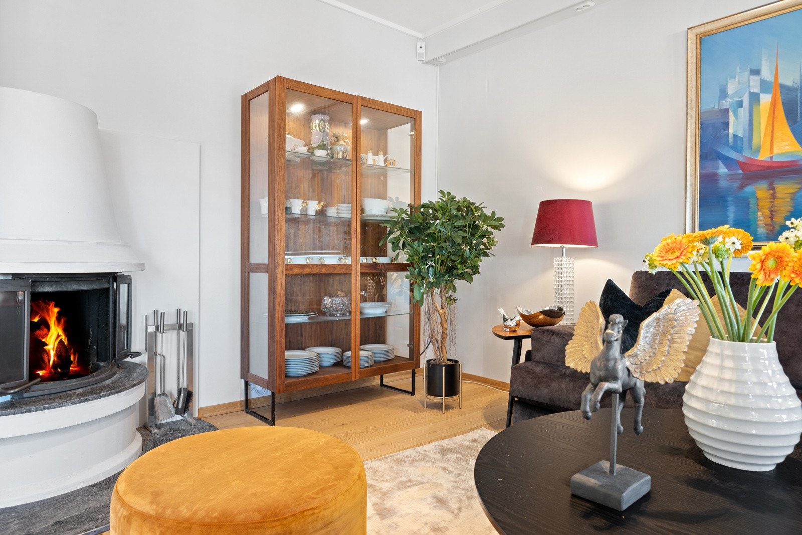 Peis med innsats i stuen Galleribilde