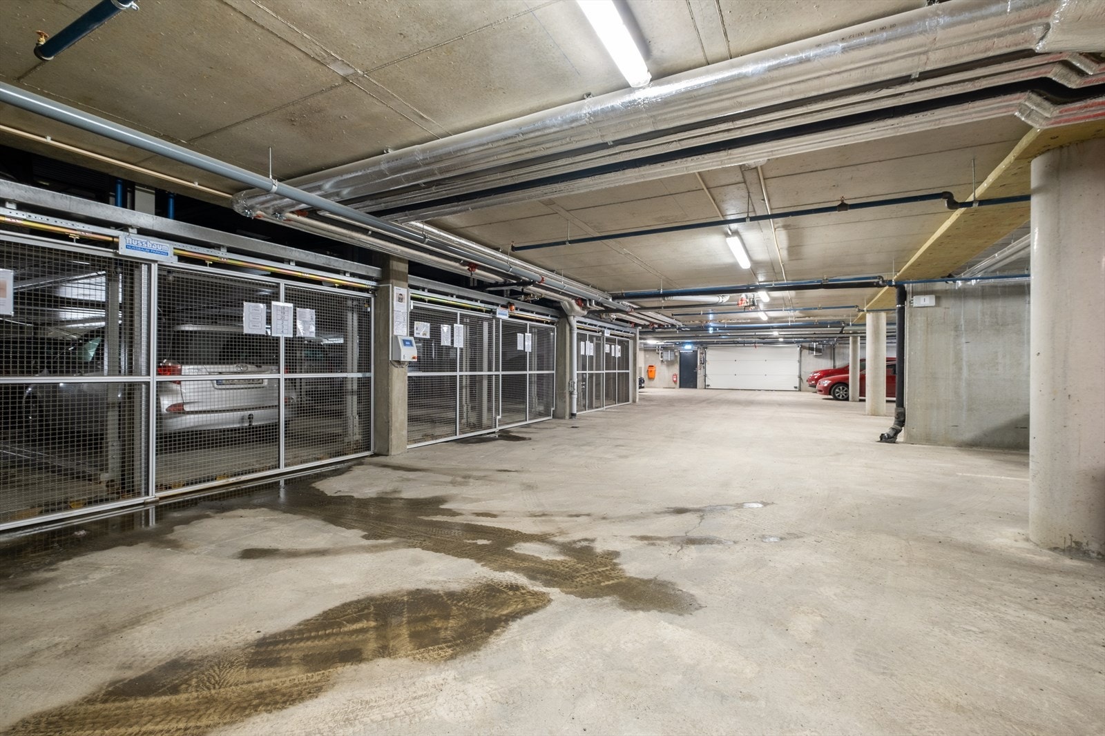Det følger én garasjeplass på heisrampe i lukket anlegg. Galleribilde