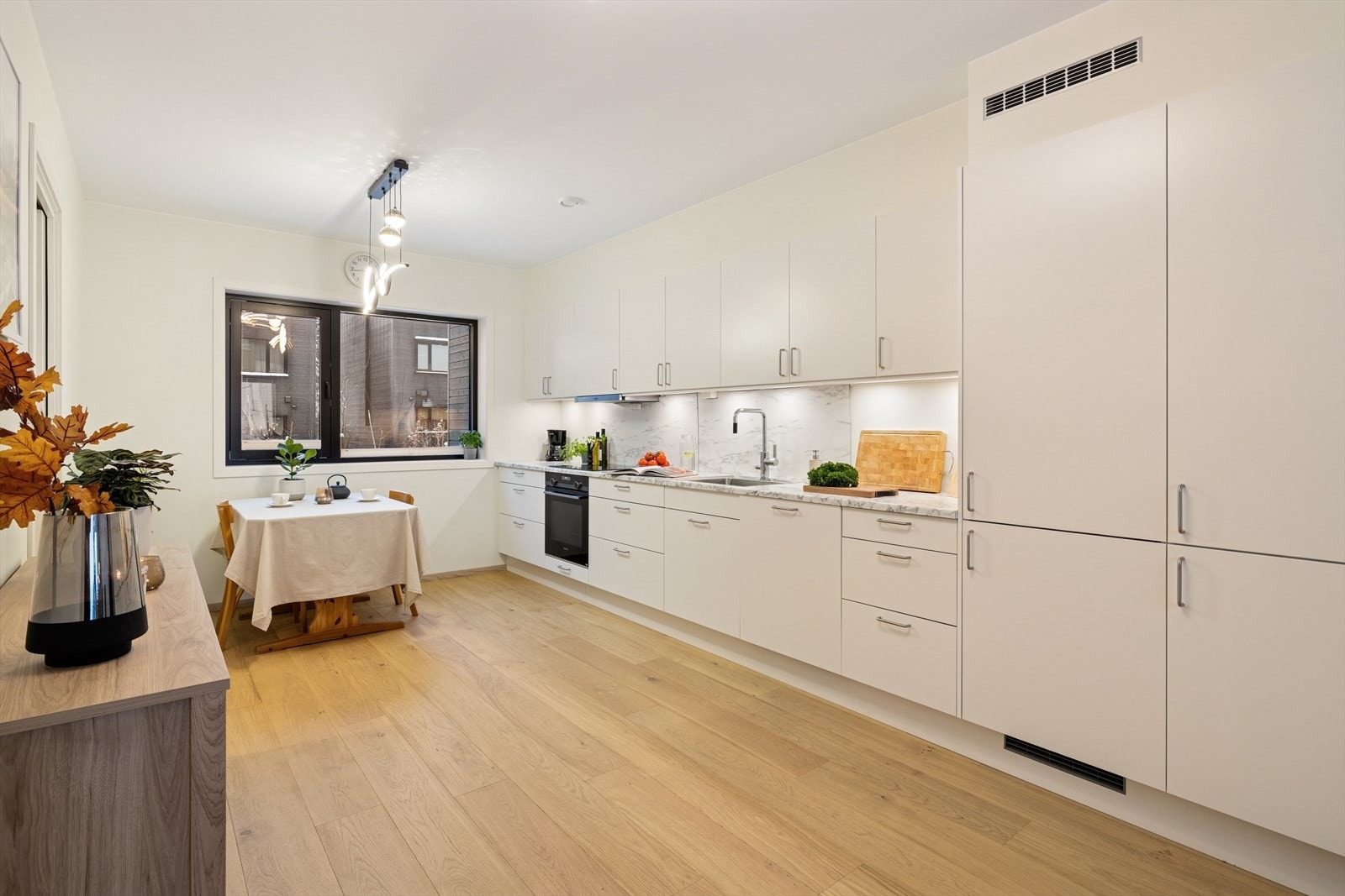 Plass til spiseplass på kjøkken Galleribilde