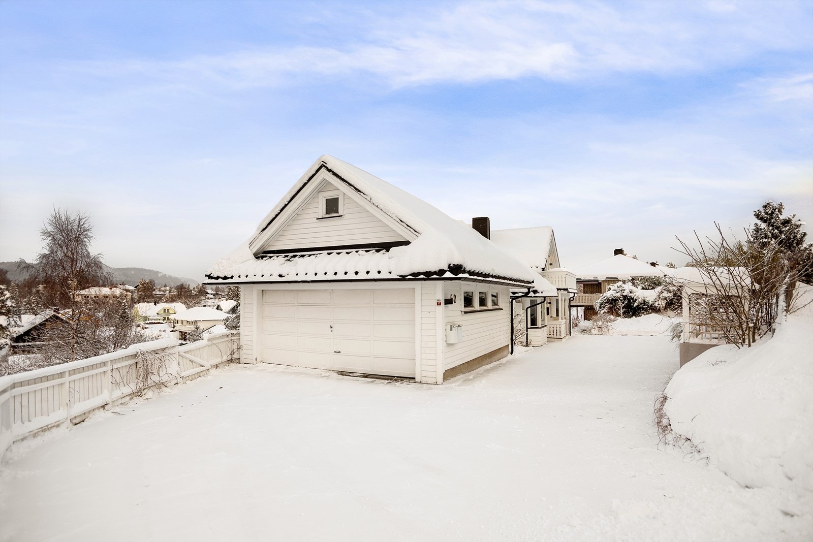 Kongsskogen 60 ligger i et ettertraktet boligområde i Asker, kjent for å være spesielt godt tilrettelagt for barnefamilier. Galleribilde