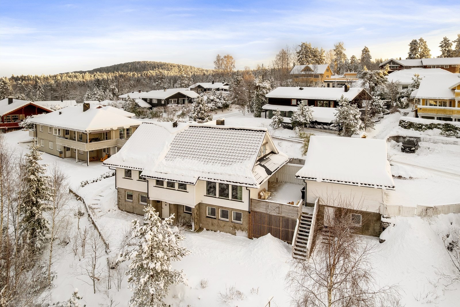 Nabolaget består hovedsakelig av frittliggende eneboligbebyggelse. Galleribilde