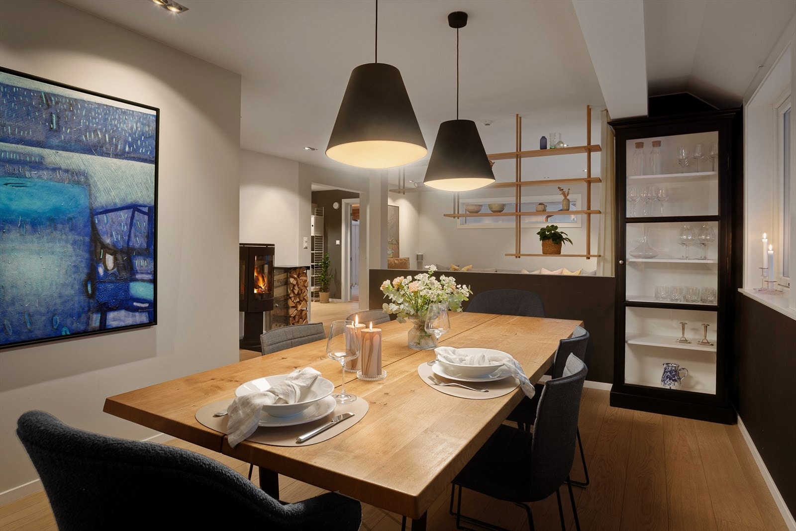 Hyggelig peisovn som gir godt med varme og en koselig atmosfære. Galleribilde