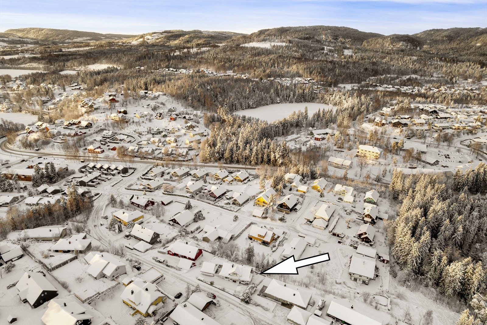 Området byr på grønne og solrike omgivelser, rolige gater og nærhet til skog og natur. Galleribilde