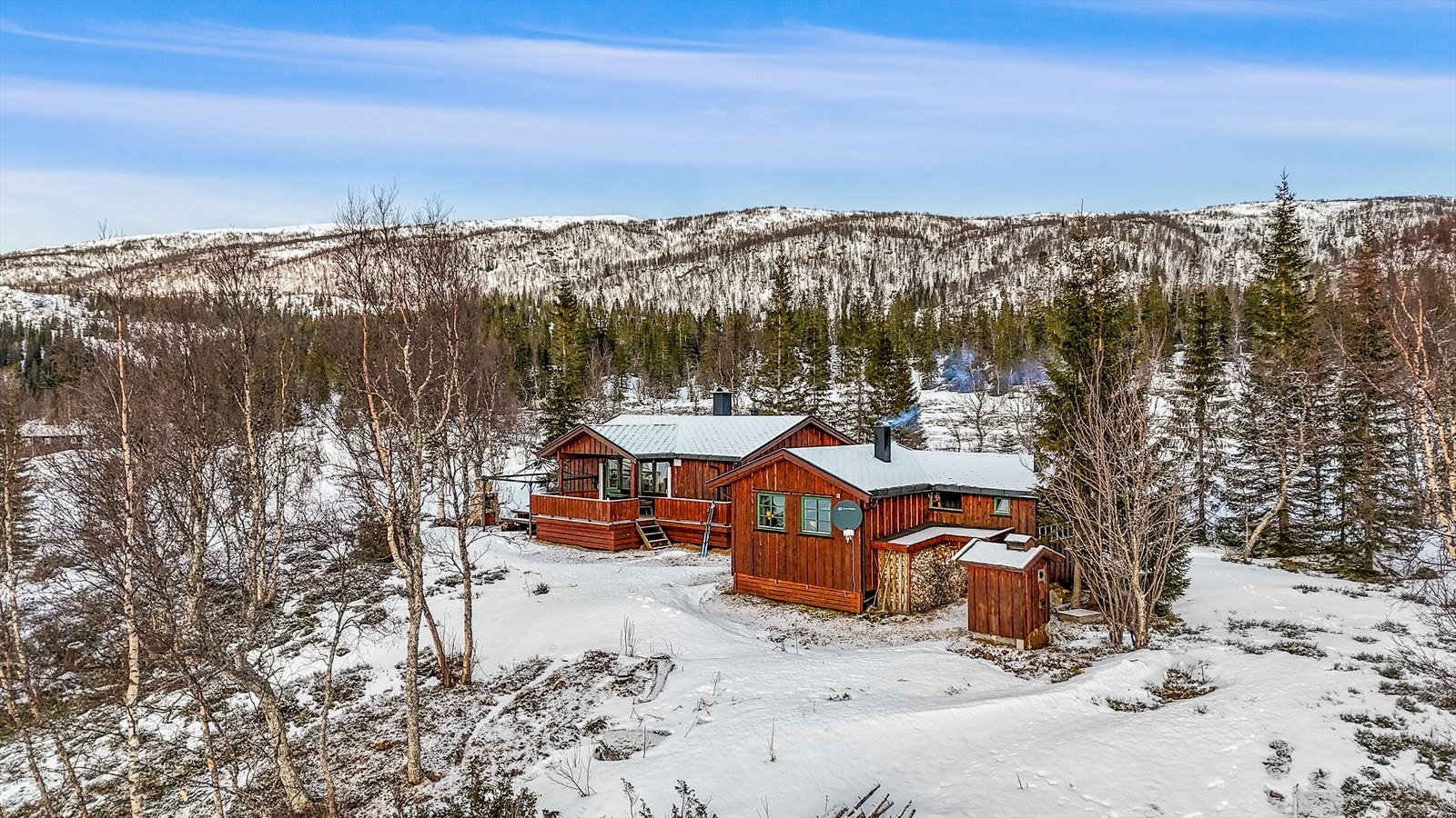 Eiendommen er svært attraktiv og beliggenheten er særdeles god. Dette er en "keeper" for familien som velger å kjøpe denne. En fantastisk plass for generasjoner fremover i tid. Galleribilde