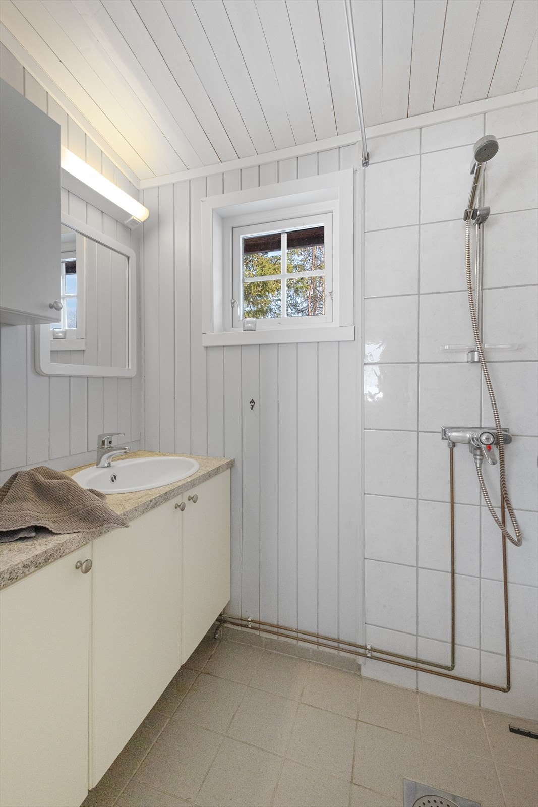 Mot bad. Galleribilde