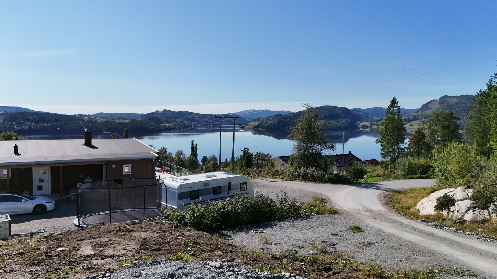 Tomten ligger innerst i et boligfelt. Galleribilde