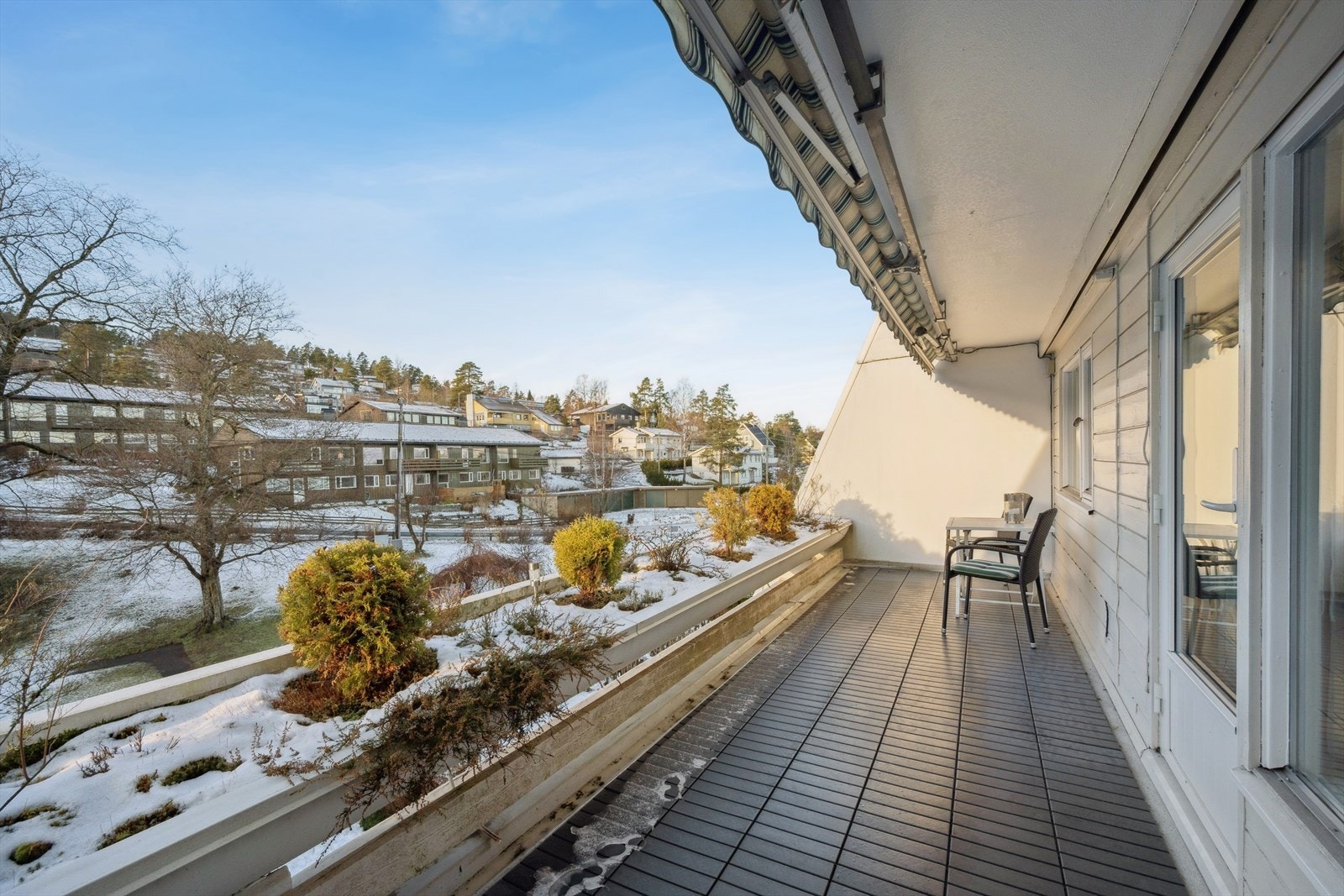 Her er det bare å nyte ettermiddag- og kveldssolen i naturskjønne omgivelser. Galleribilde