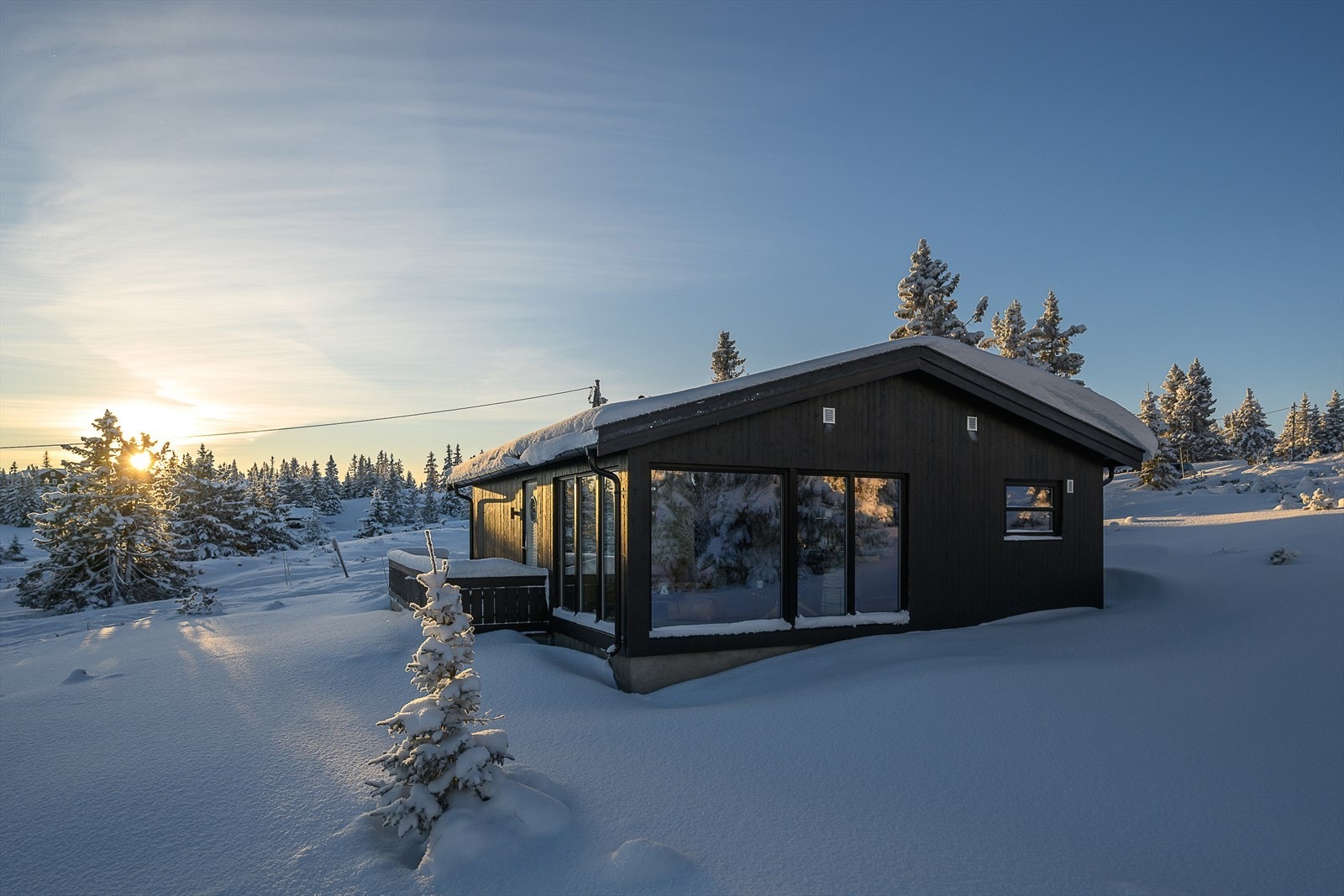 En hytte bygget for å nyte fjellet og naturen året rundt! Galleribilde