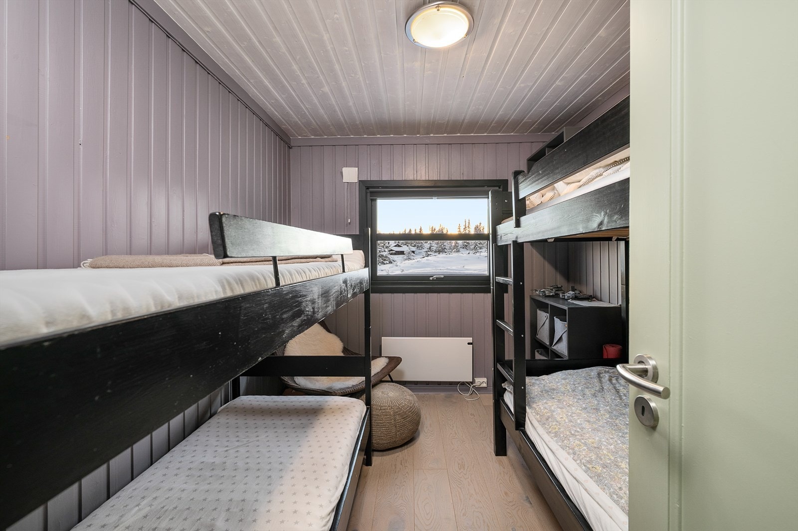 Det tredje soverommet er også utstyrt med køyesenger, som gir mange sengeplasser. Galleribilde
