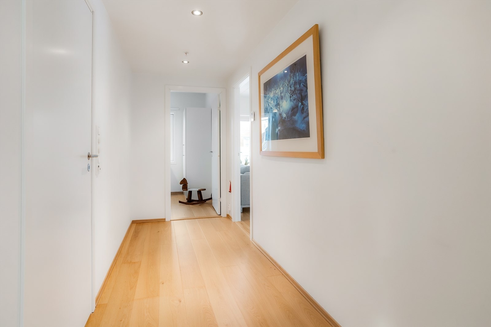 Vel inne i 6.etasje ankommer man boligens entré/gang. Galleribilde