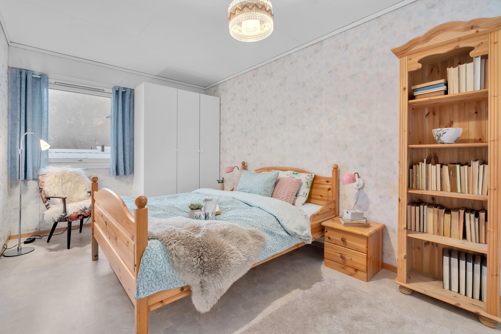 Leiligheten har to romslige og innbydende soverom. Galleribilde