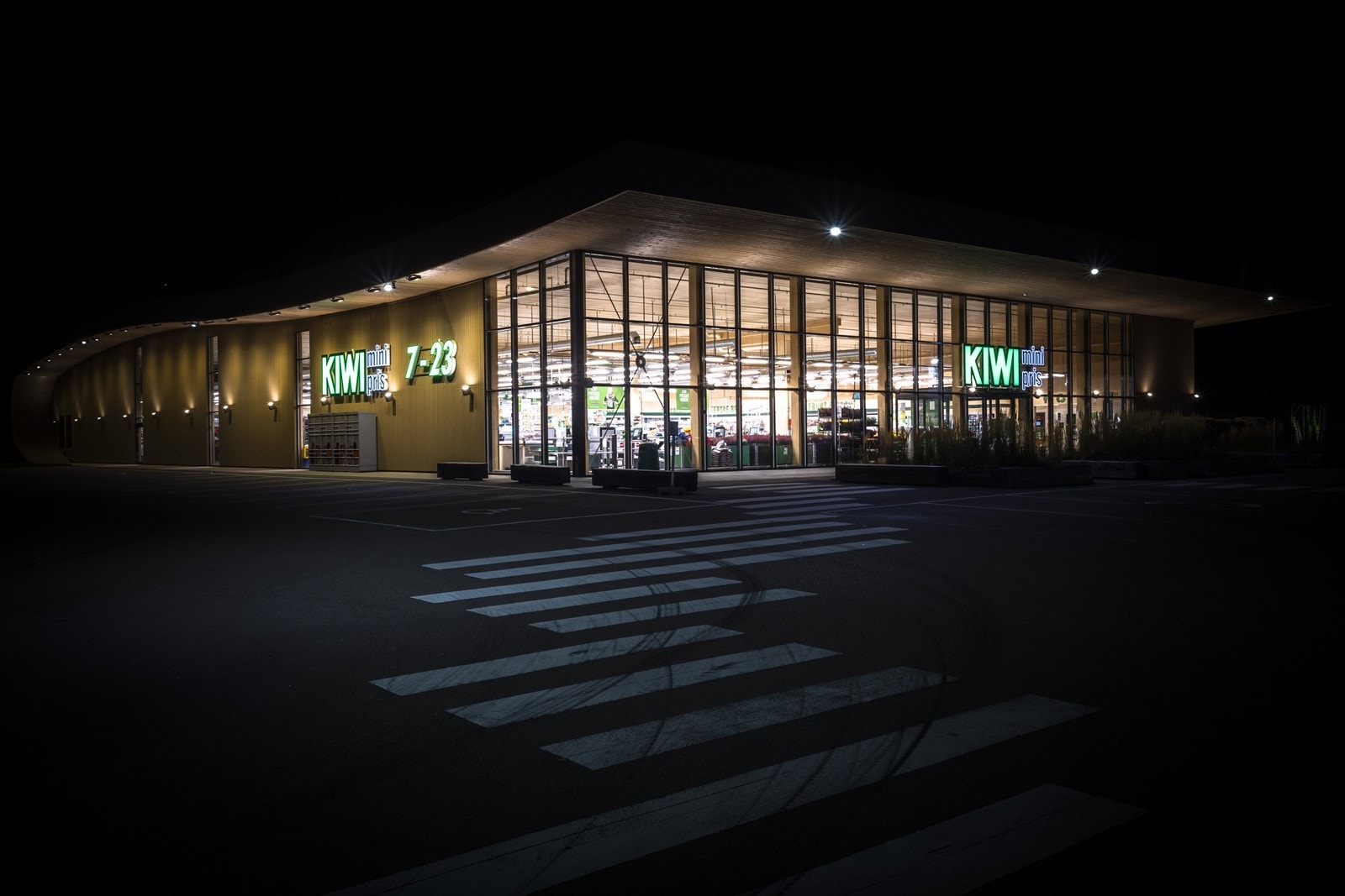 Det er kort vei til stor og nyere KIWI dagligvarebutikk på Lerberg. Galleribilde