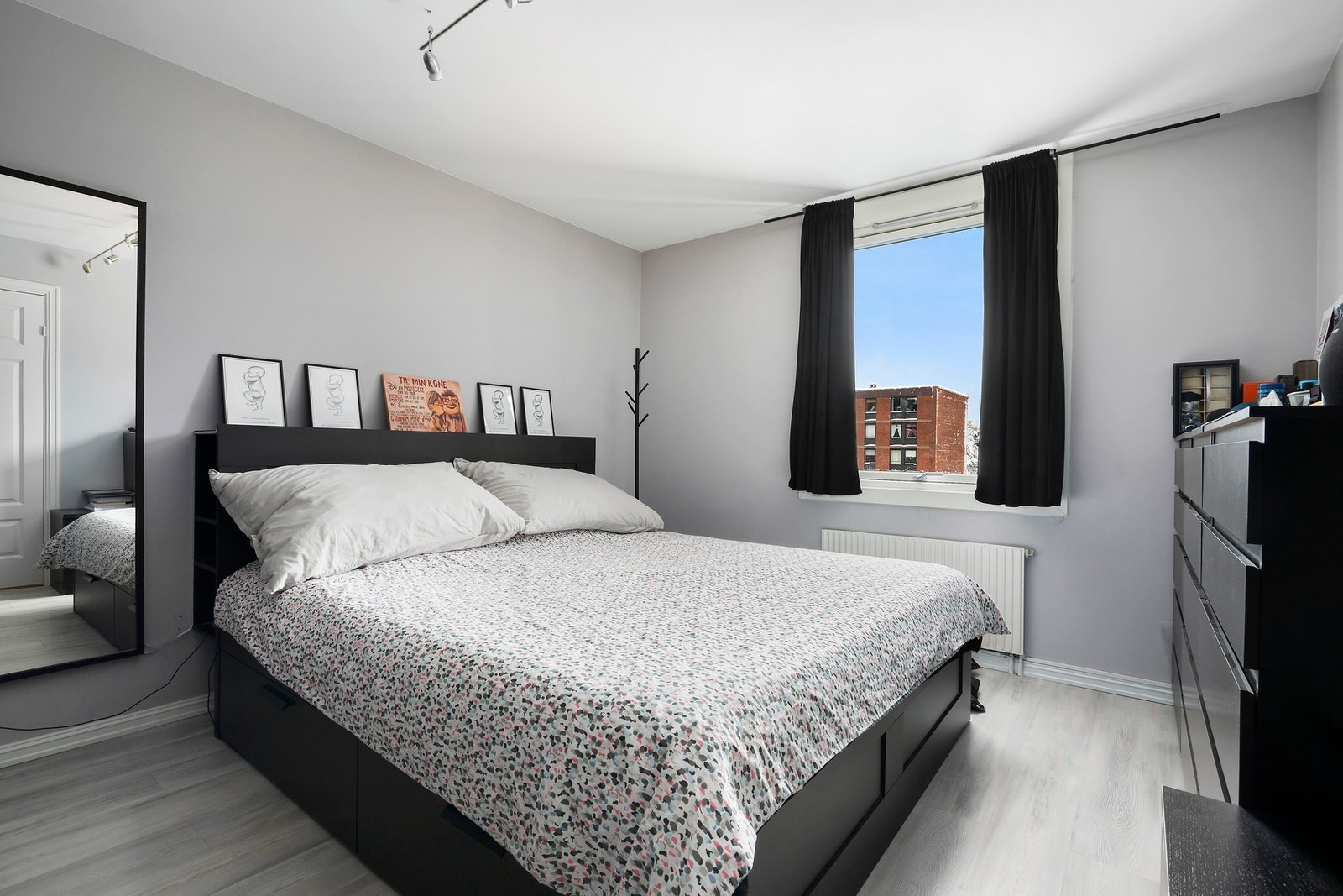 Det er tre gode soverom i boligen. Galleribilde