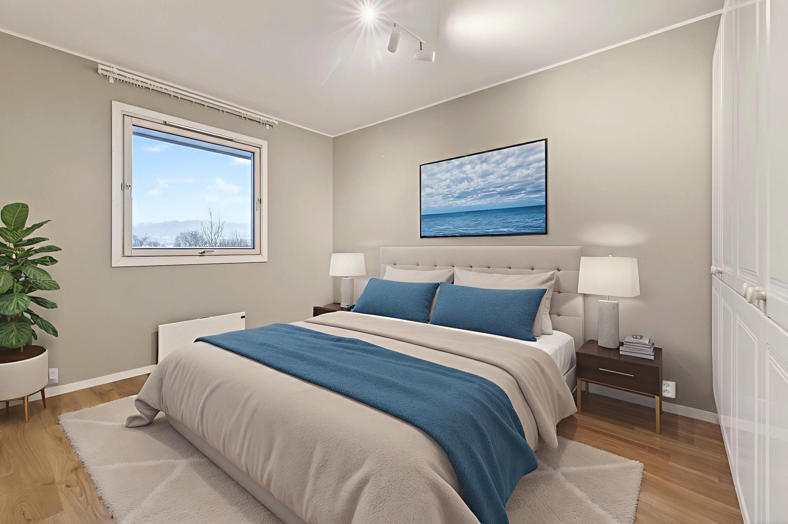 Romslig hovedsoverom med plass til dobbeltseng. (Digital styling) Galleribilde