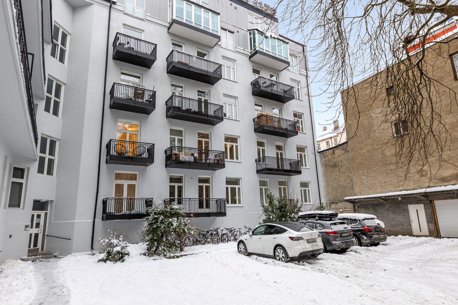 Inngangsparti. Galleribilde