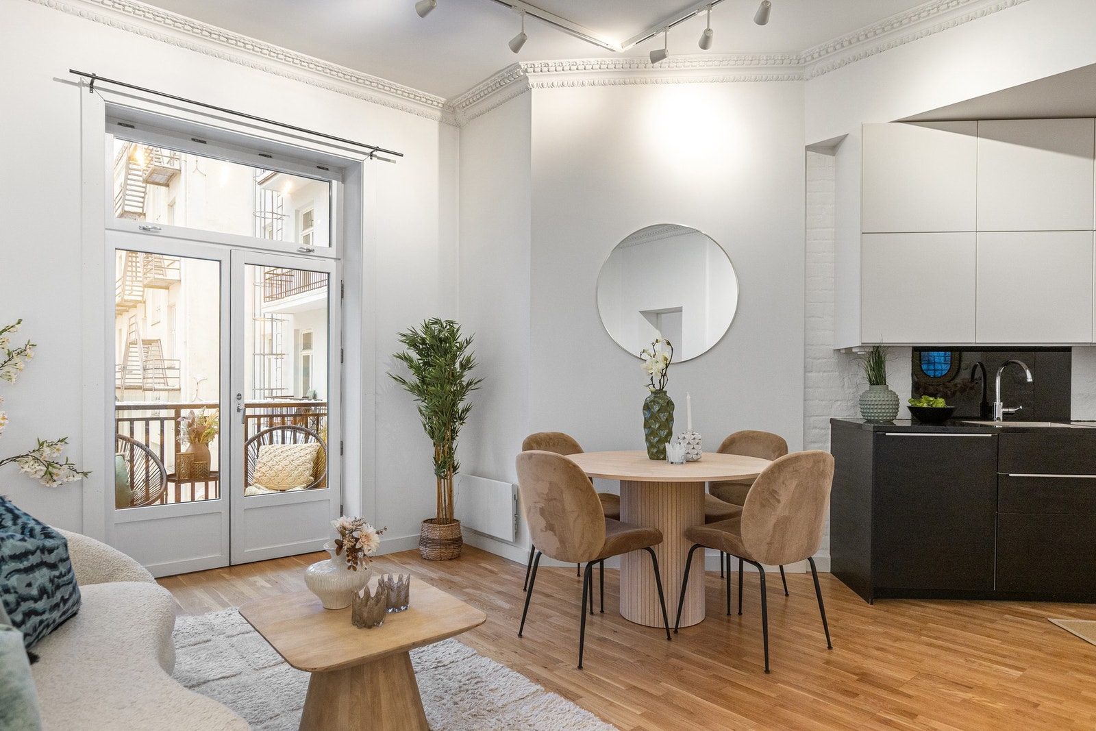 Utgang fra stue til balkong på 3m2. Galleribilde