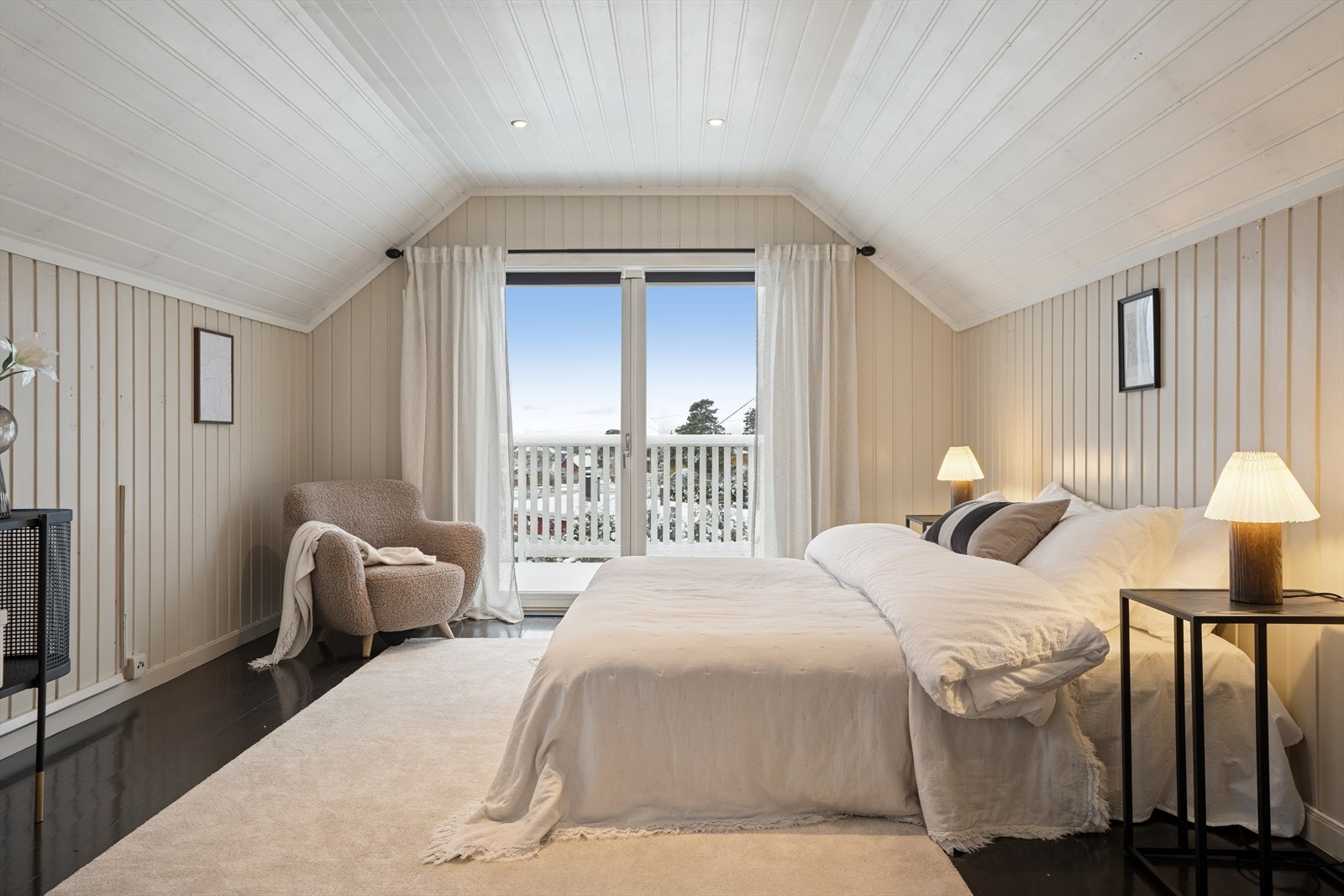 Herfra har du luftig utsikt over Son sentrum og sjøen. Galleribilde