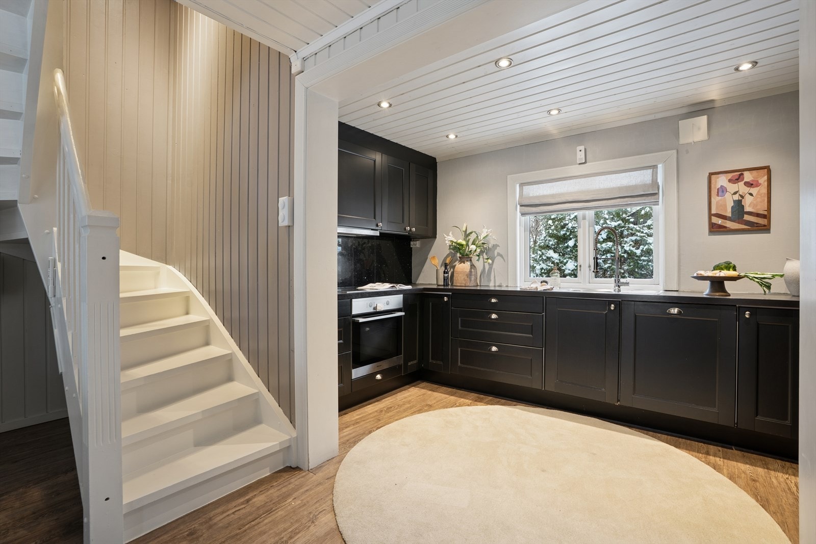 Moderne og behagelige fargevalg i hele boligen Galleribilde