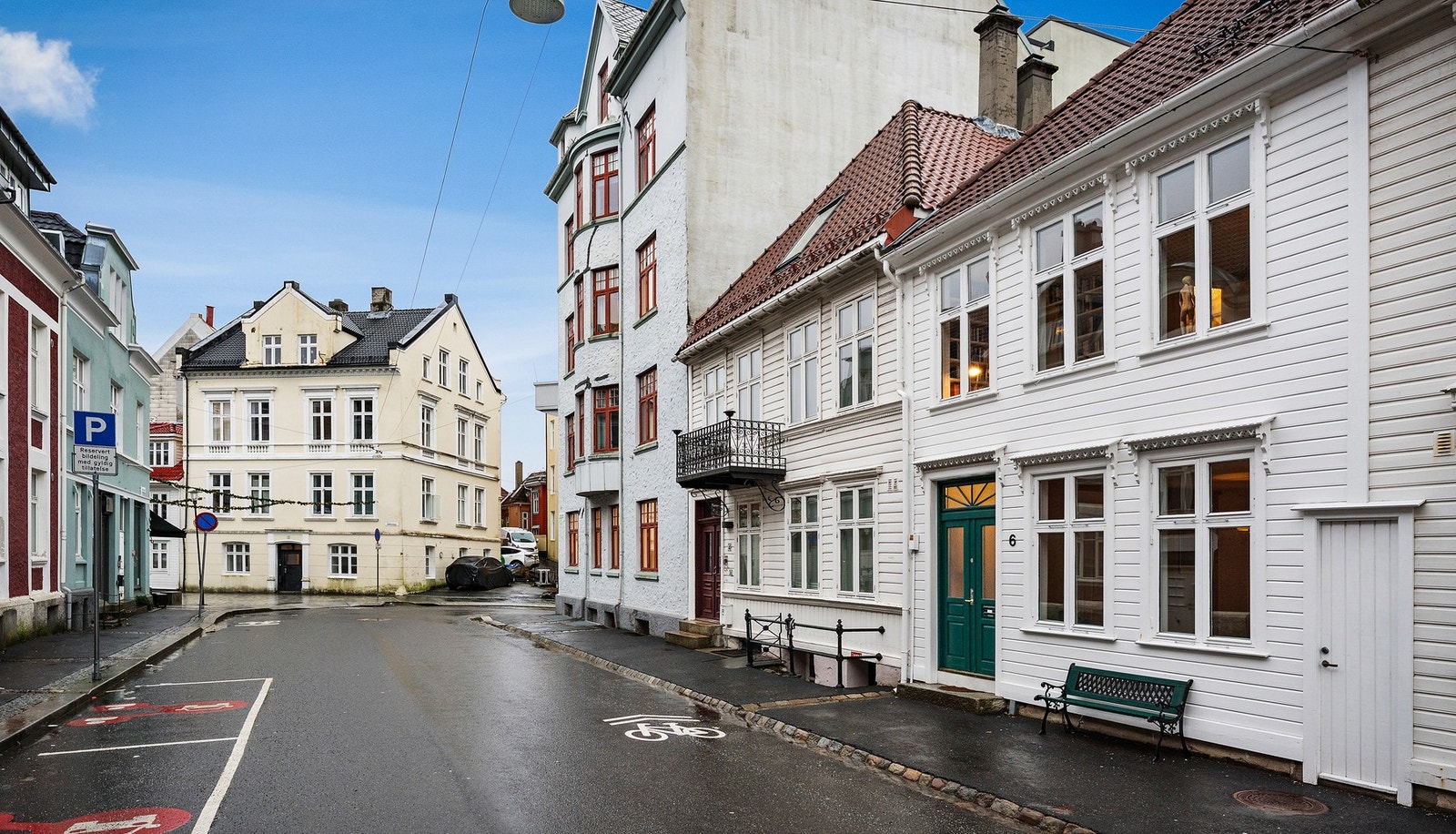 Her bor du midt i smørøye til det unike nabolaget som ble kåret til Bergens beste av BT i 2023. Galleribilde