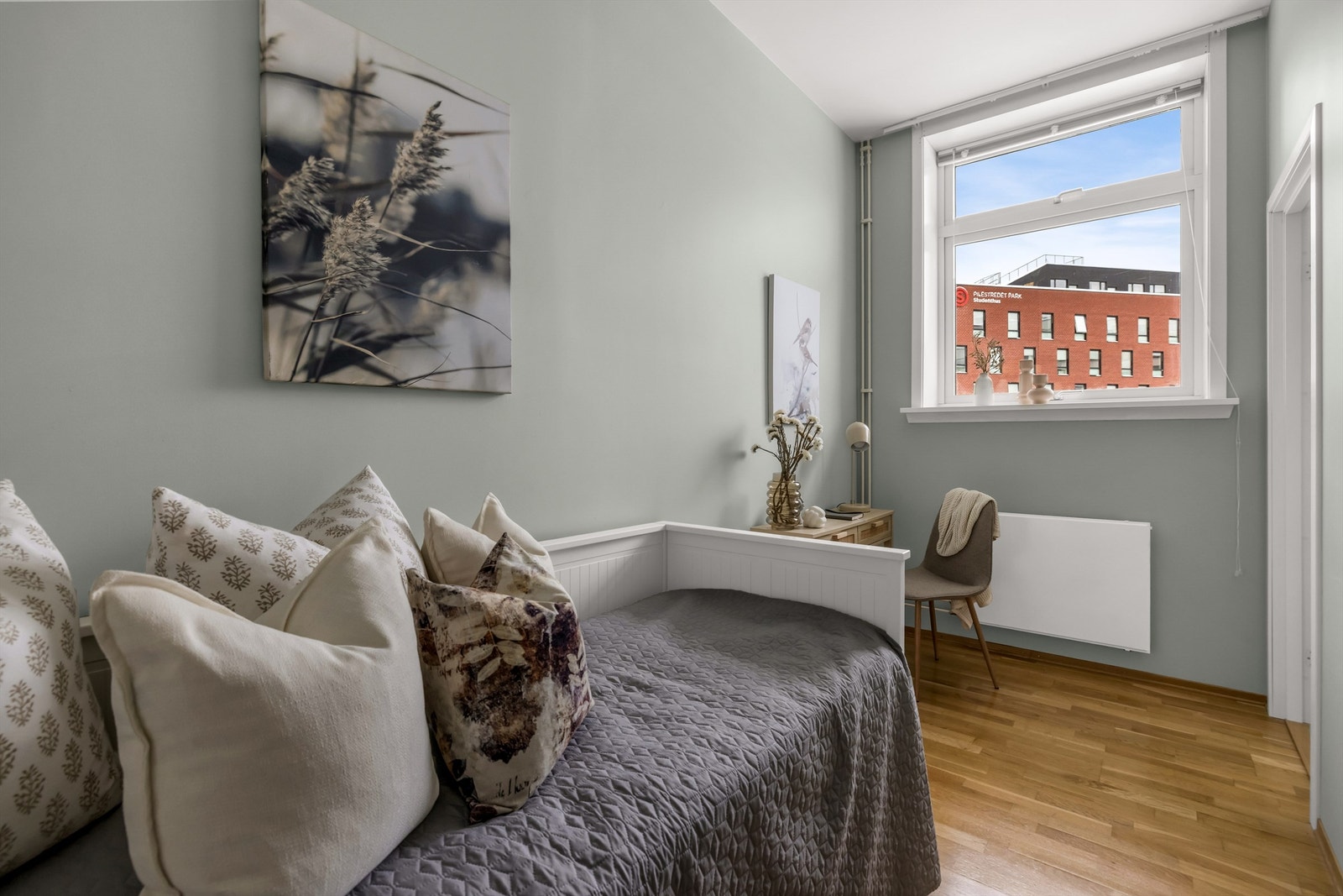 Rommet egner seg også godt som barnerom, kontor eller gjesterom. Galleribilde