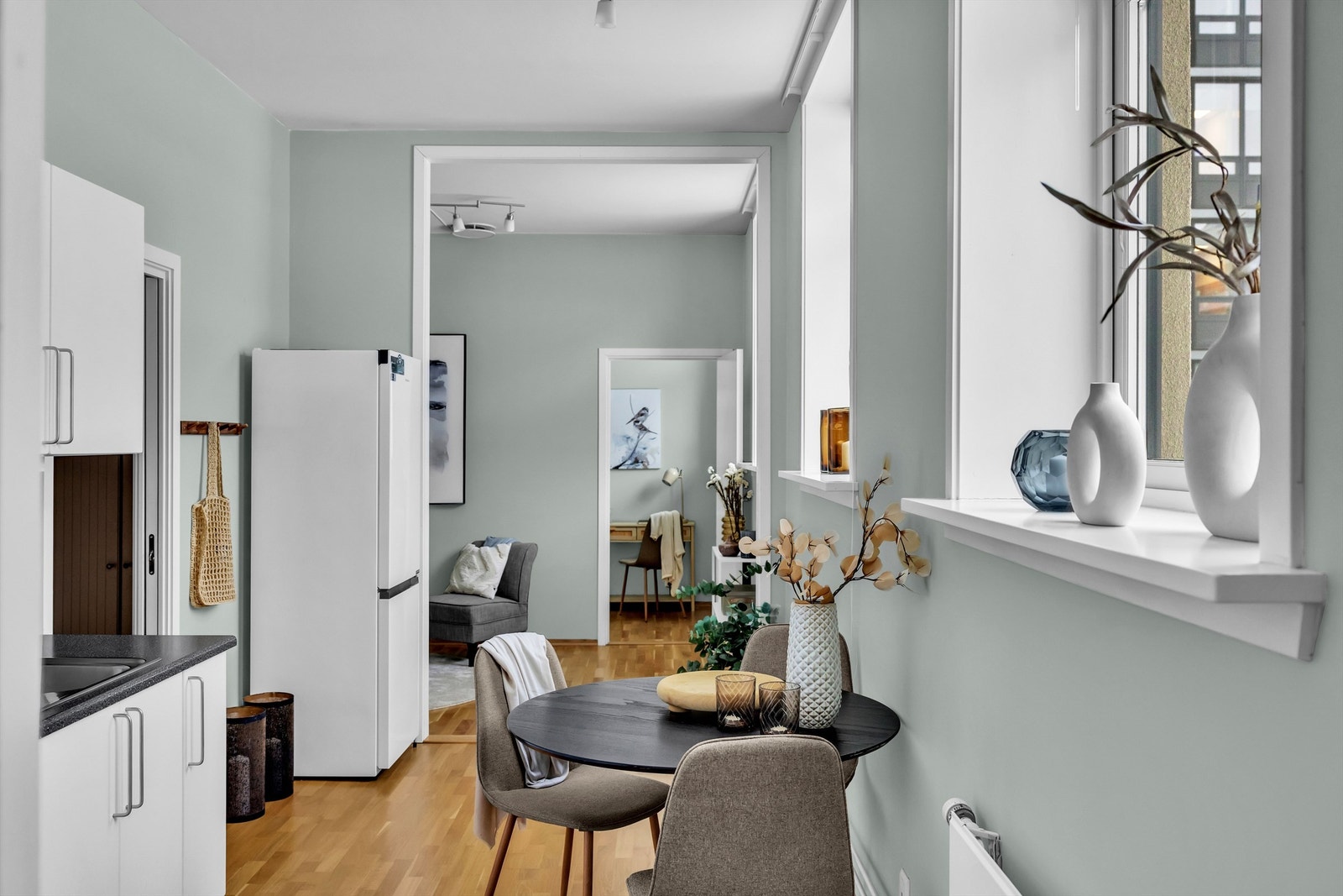 Leilighetens planløsning er praktisk med soverom i hver ende. Galleribilde