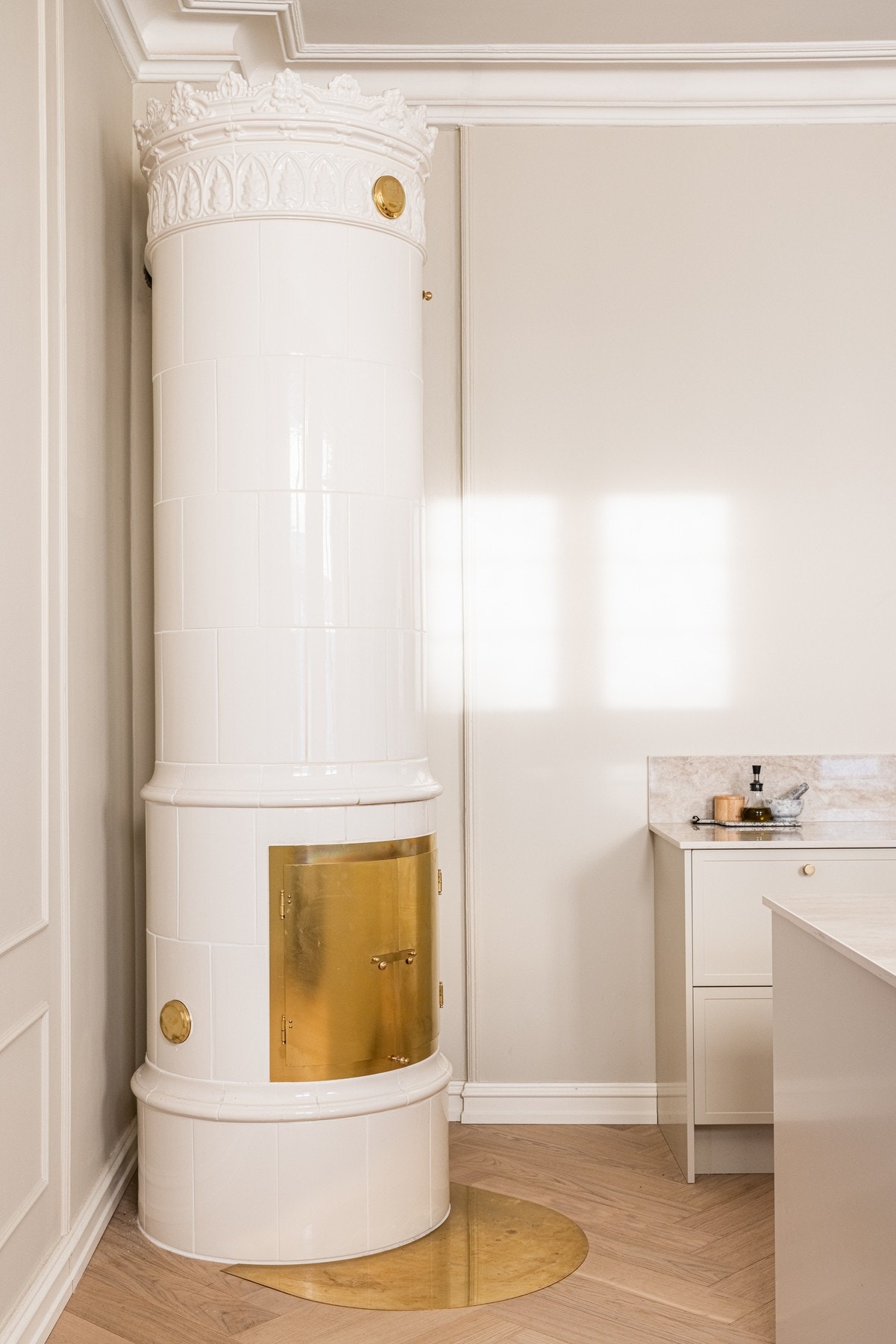 Ny kakkelovn fra Kakkelovnsmakeriet i 2022. Galleribilde