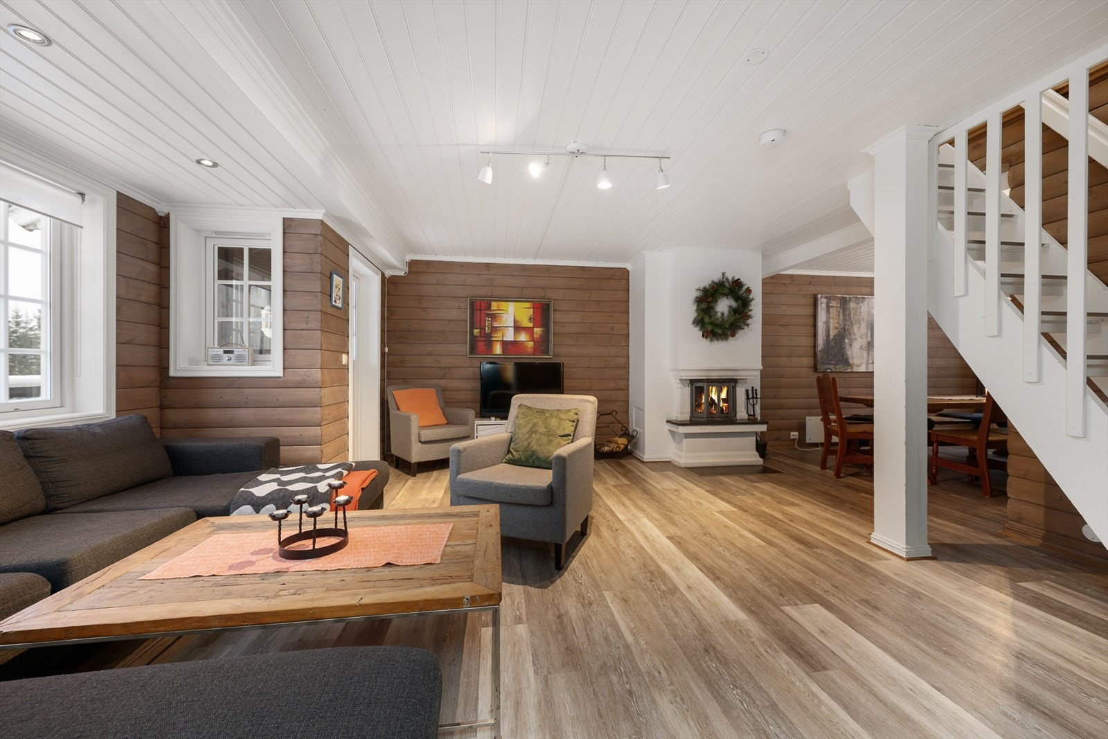 Trapp opp til loftsetasjen fra oppholdsrommet. Galleribilde