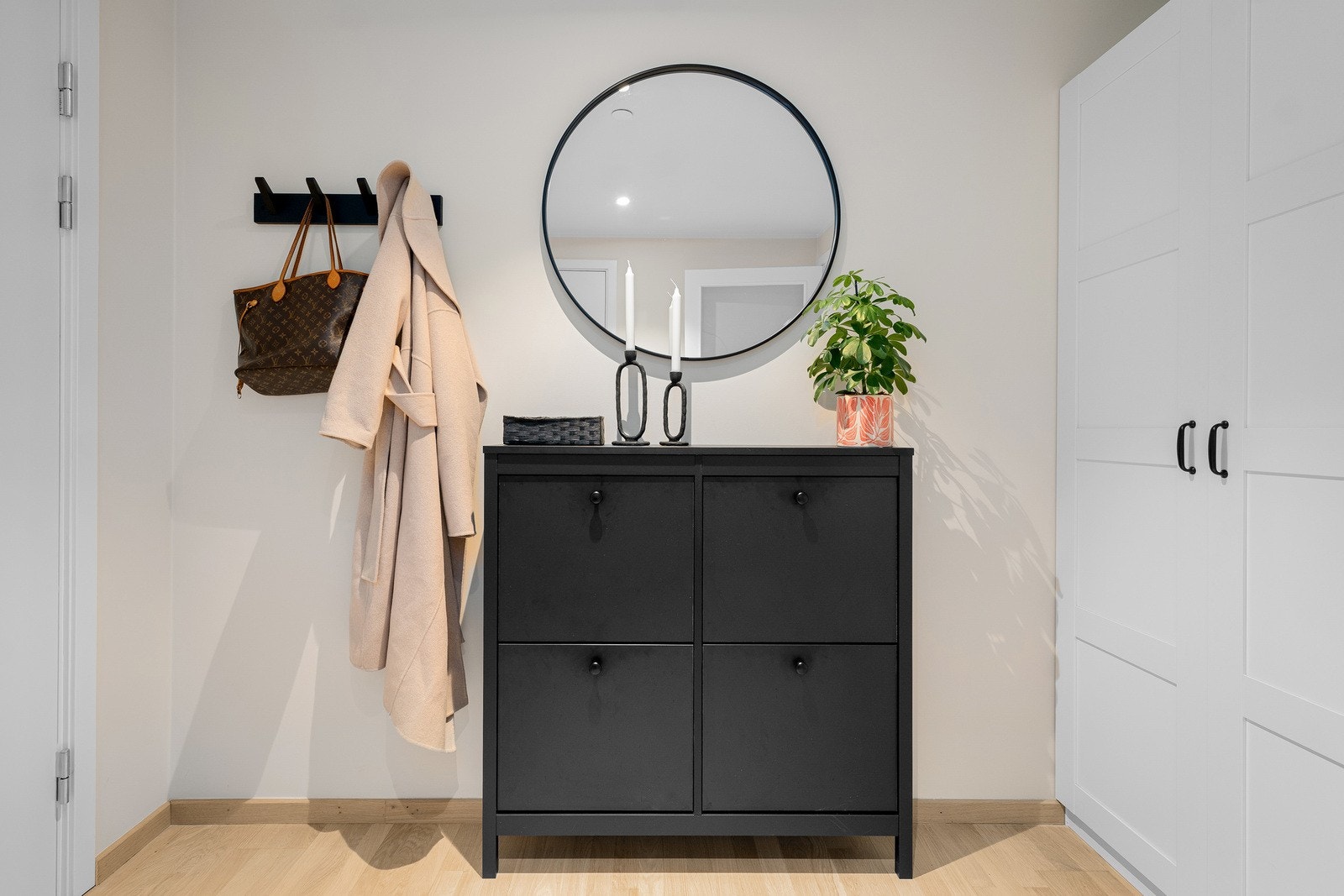 Det er også et eget rom for barnevogner i bygget. Galleribilde