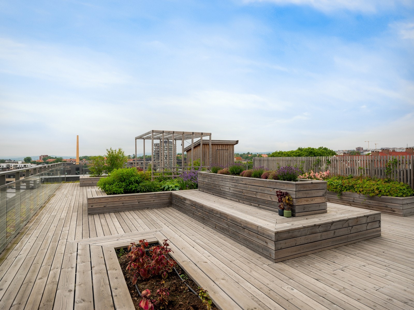 Innbydende takterrasse til bruk for alle beboerne i borettslaget. Galleribilde