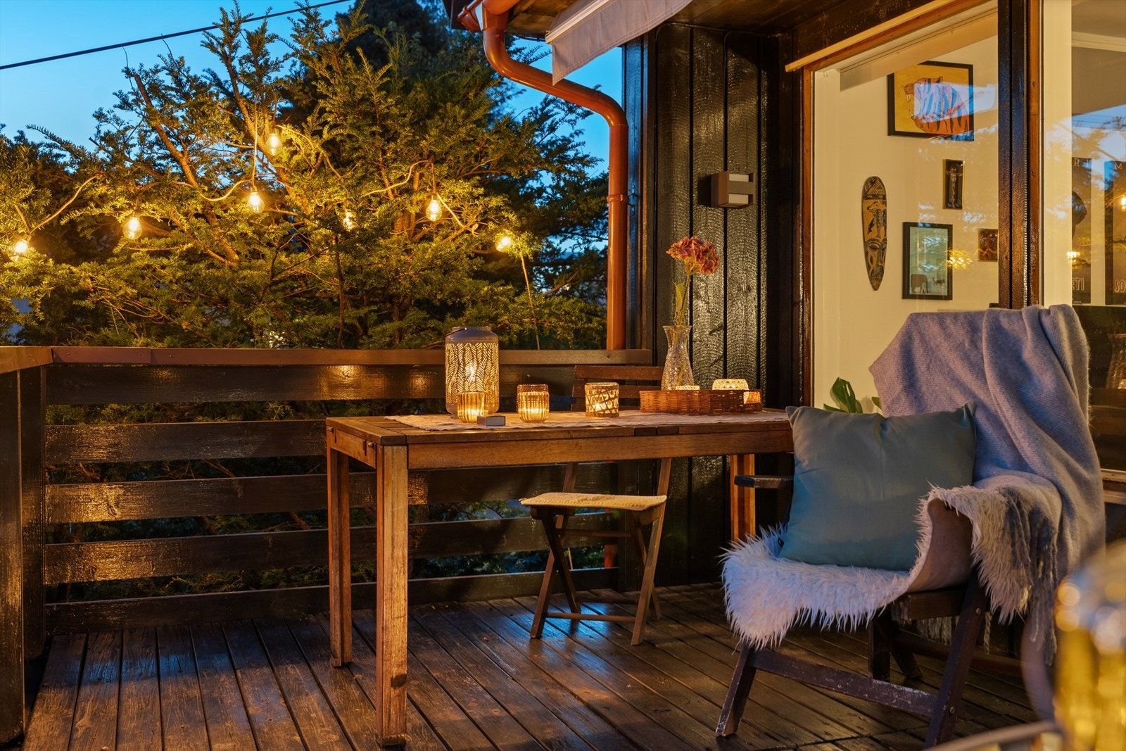 Balkongen er på hele 18 m² og har god plass til utemøblement og ønsket beplantning Galleribilde