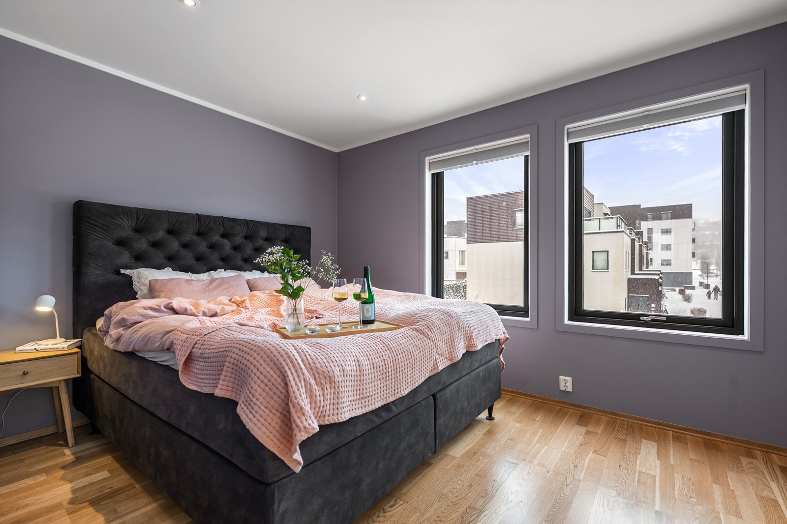 Hovedsoverom med god plass til seng og garderobeskap. Galleribilde