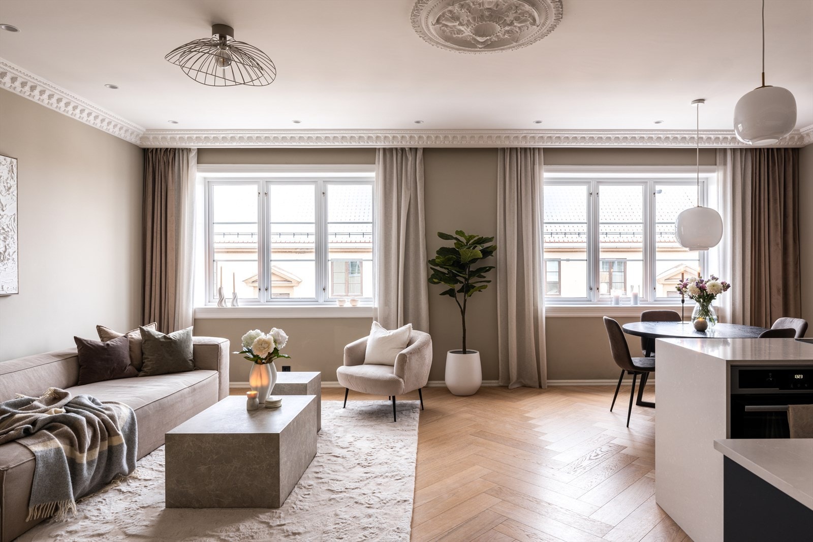 Milad Alexander Sabori ønsker velkommen til Harald Hårfagres gate 5D Galleribilde