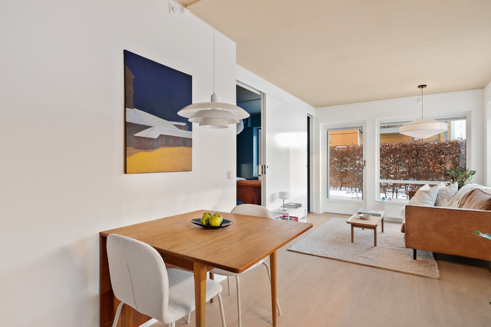 Det er plass til å innrede med en hyggelig spisegruppe Galleribilde