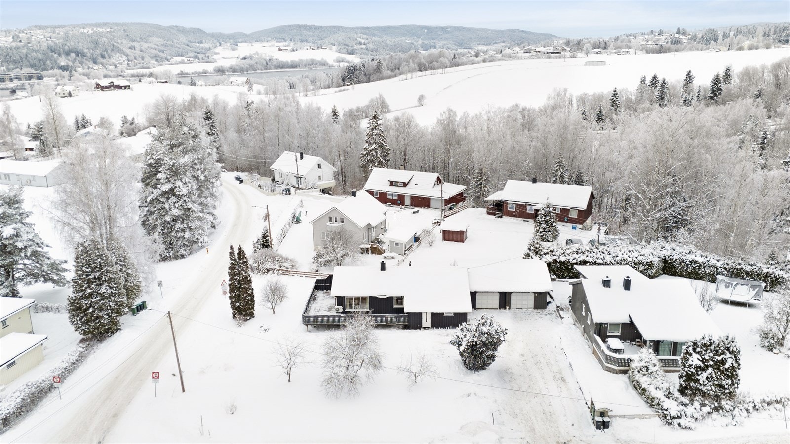 Et trivelig og landlig område med fin utsikt og gode oppvekstsvilkår. Galleribilde